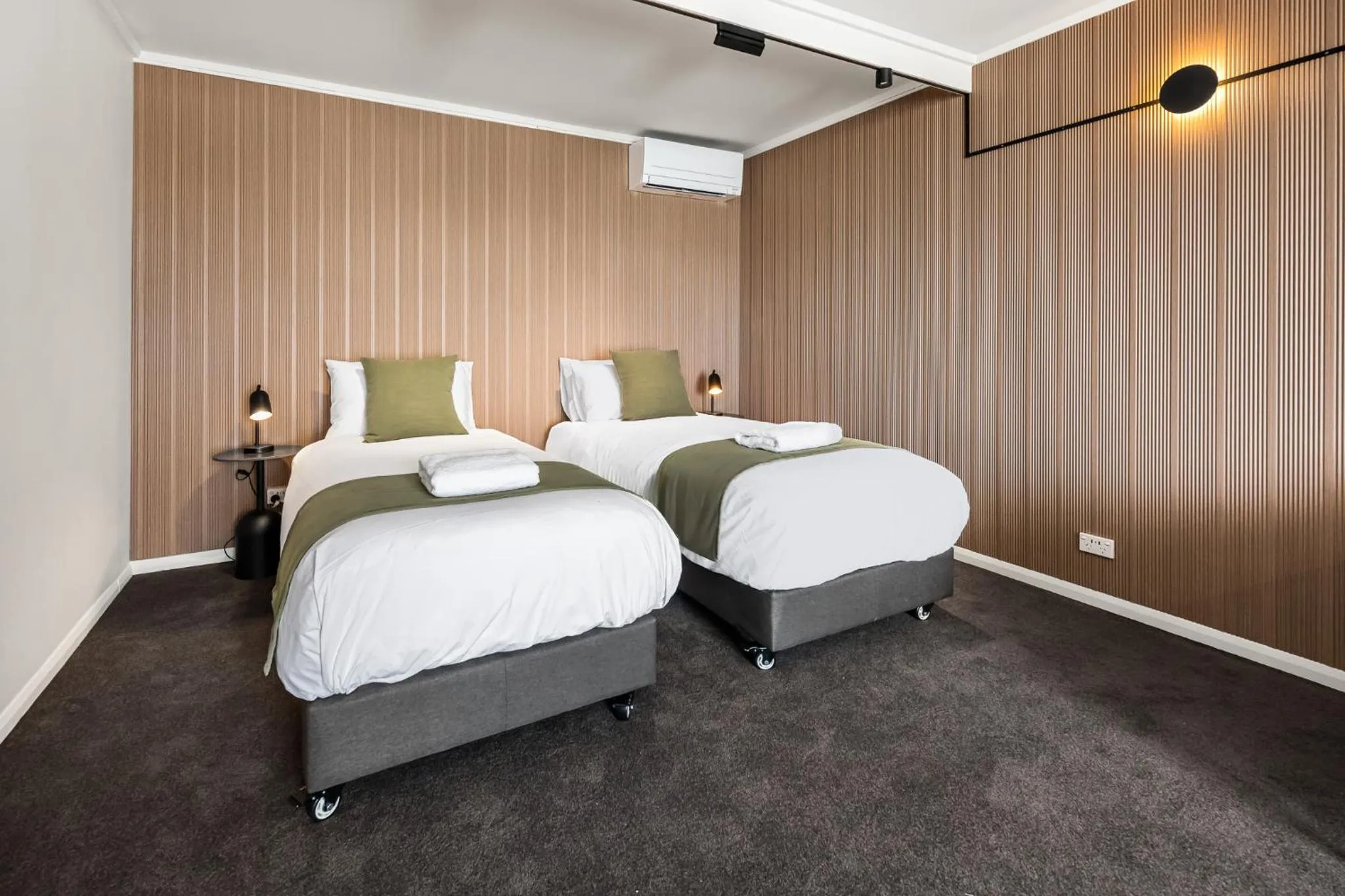 Bedroom, Bed in Innova Motel Warrnambool