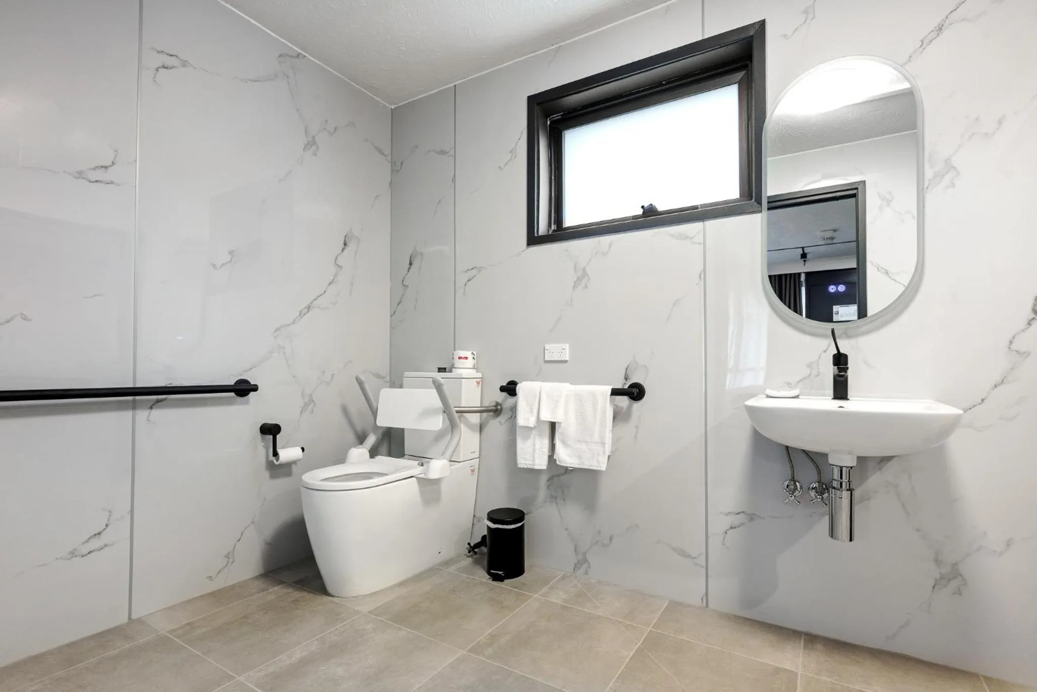 Bathroom in Innova Motel Warrnambool