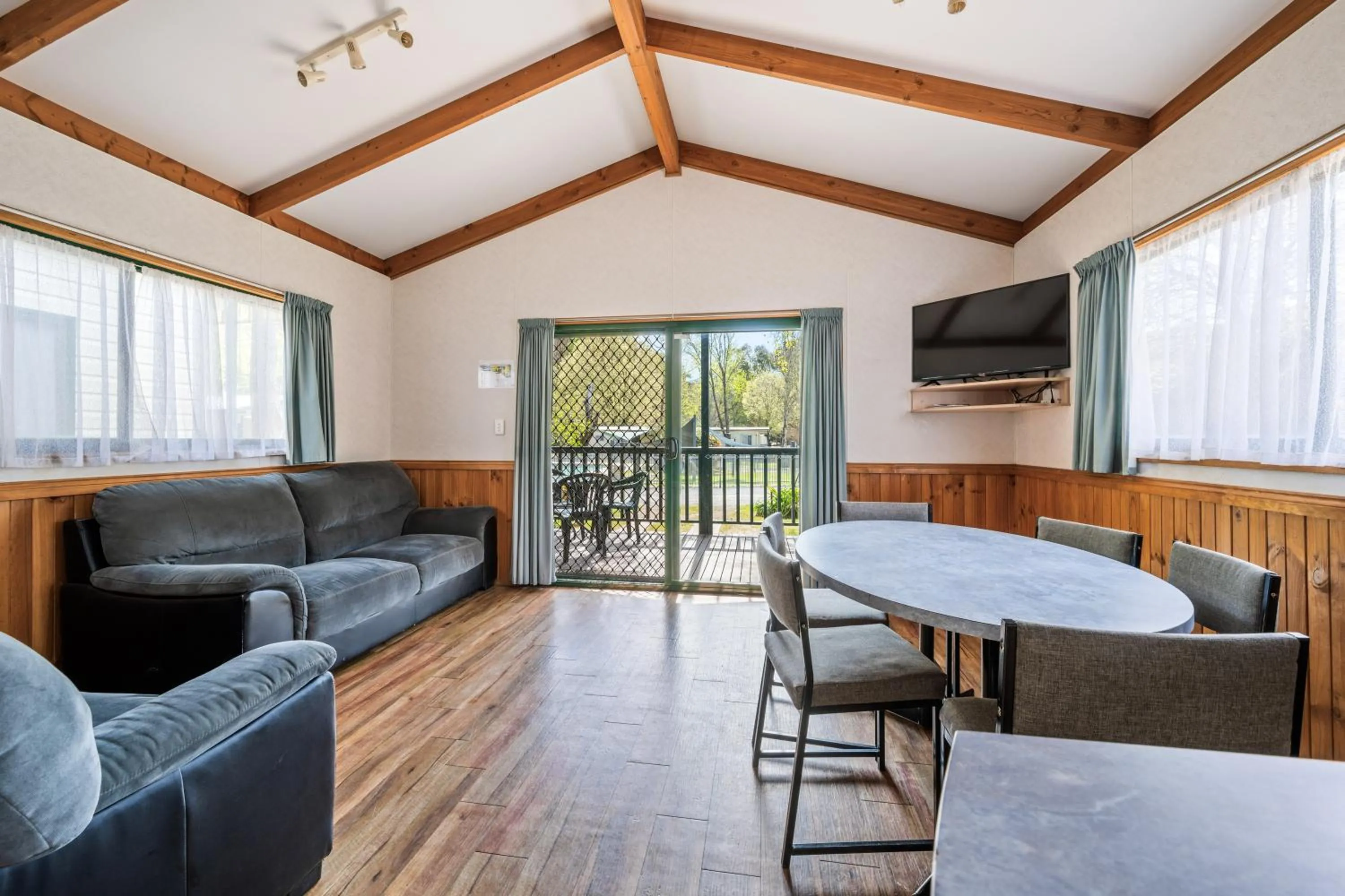 TV and multimedia in Bright Accommodation Park