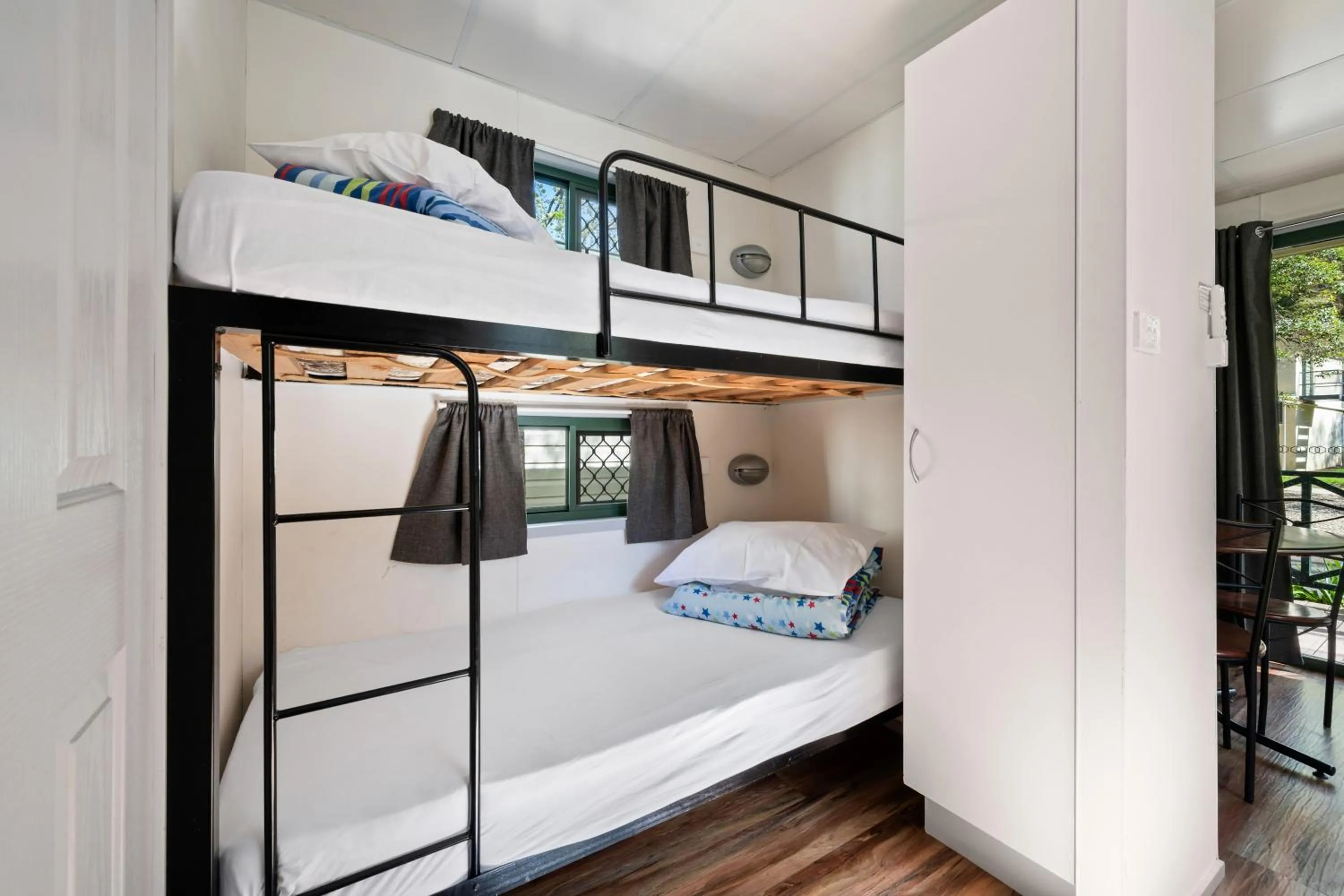 bunk bed, Bed in Bright Accommodation Park