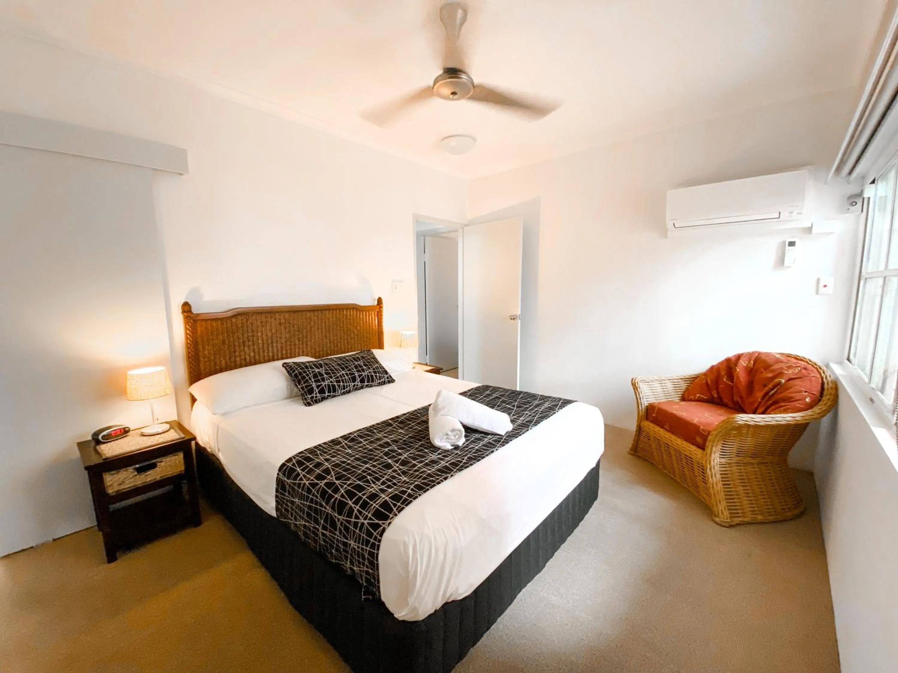 Bedroom, Bed in Beach Terraces