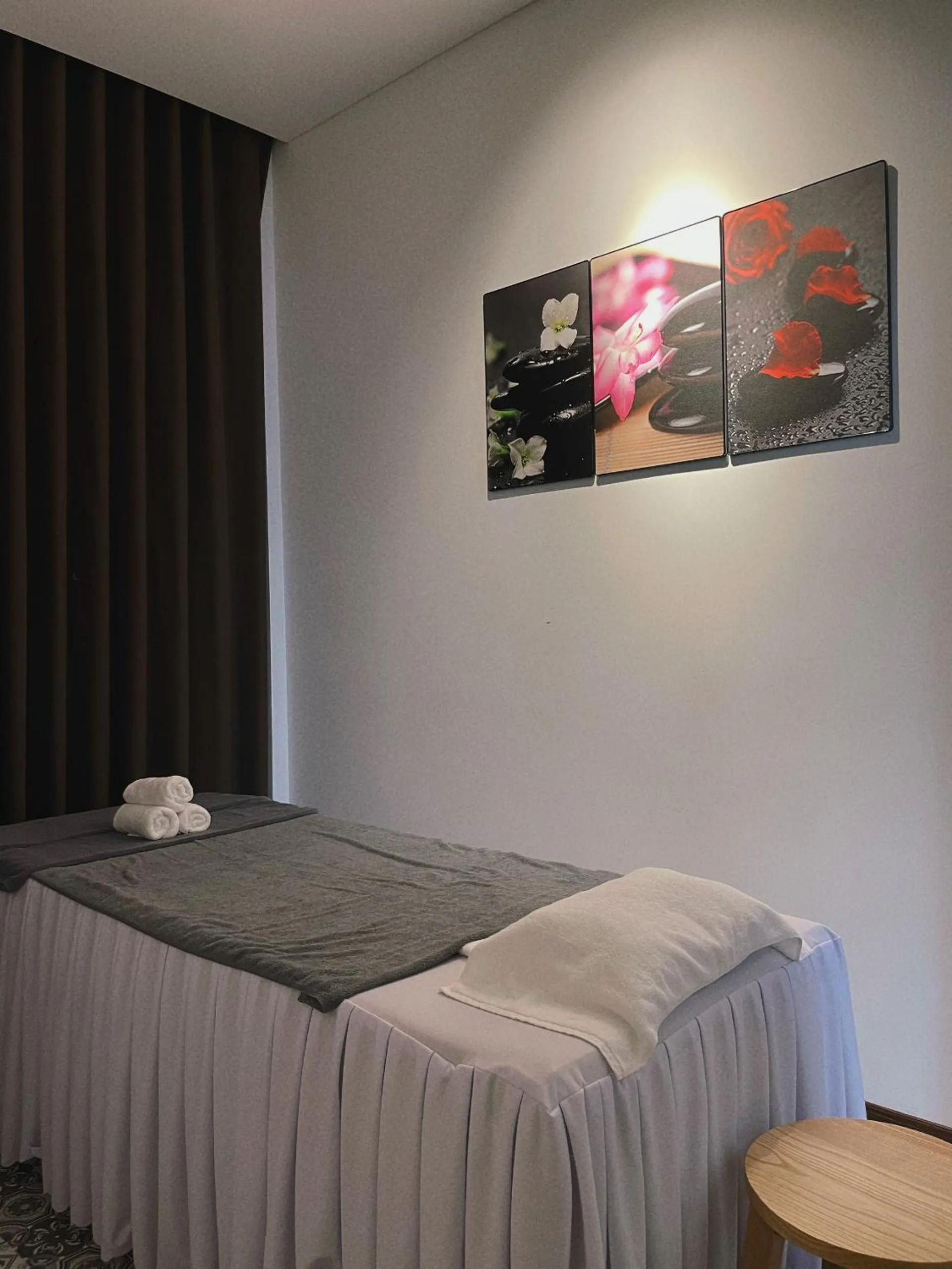 Massage, Bed in Nesta Hotel Da Nang
