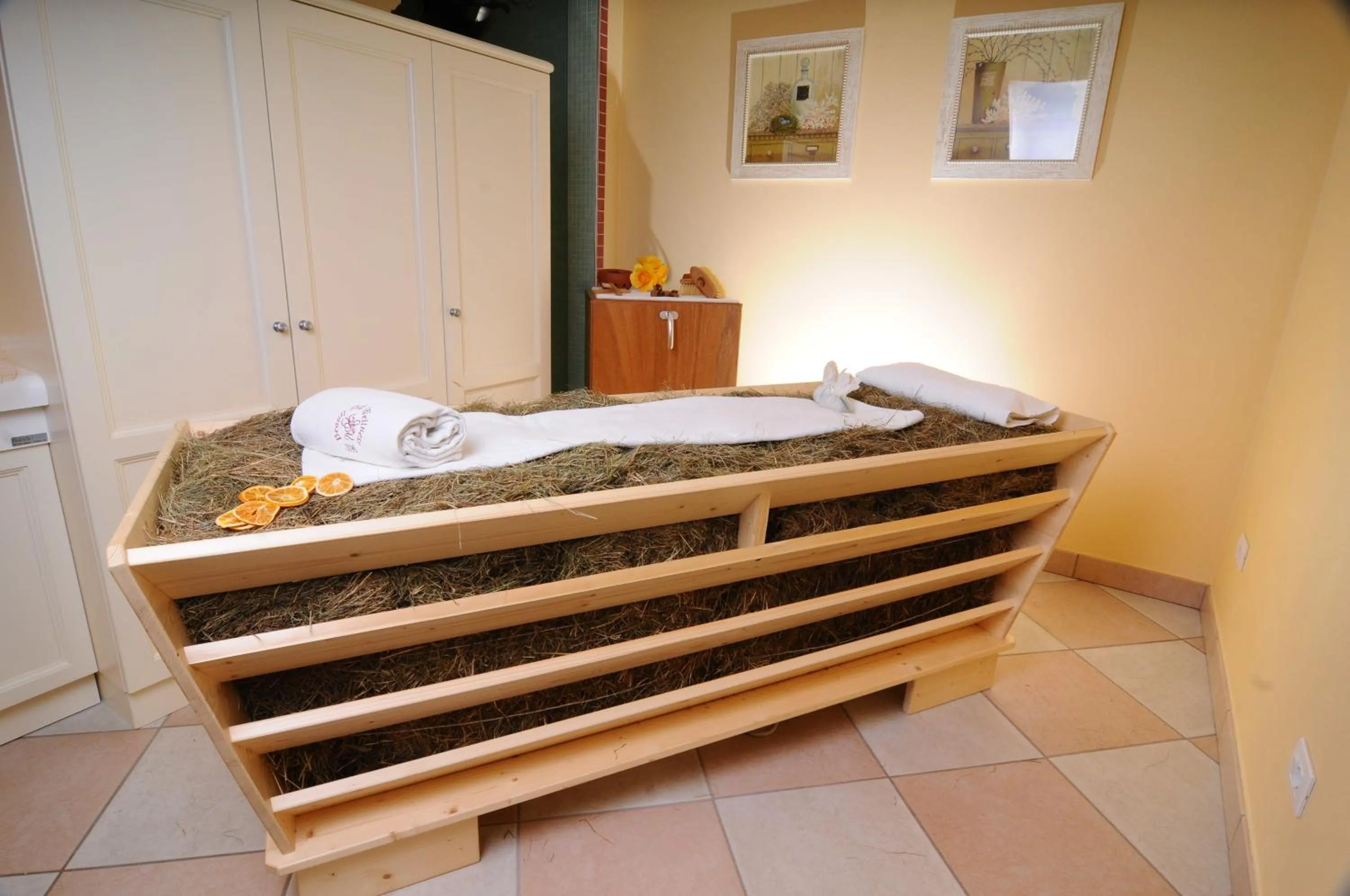 Massage, Bed in Grand Hotel Liberty