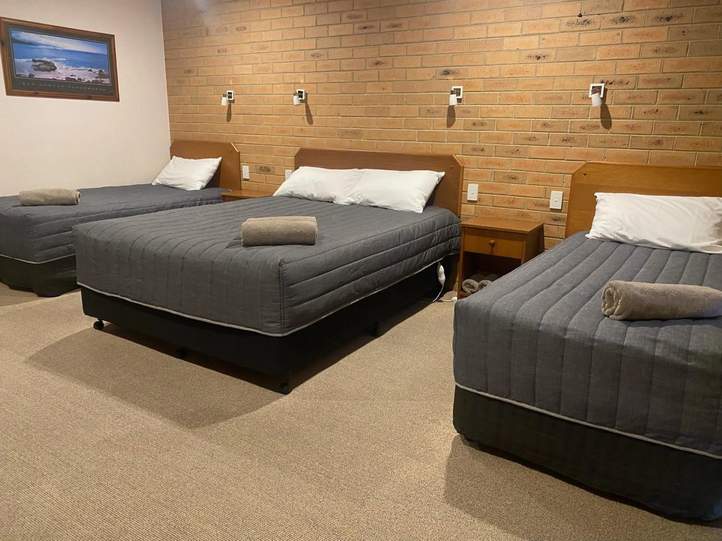 Bed in Quays Motel San Remo