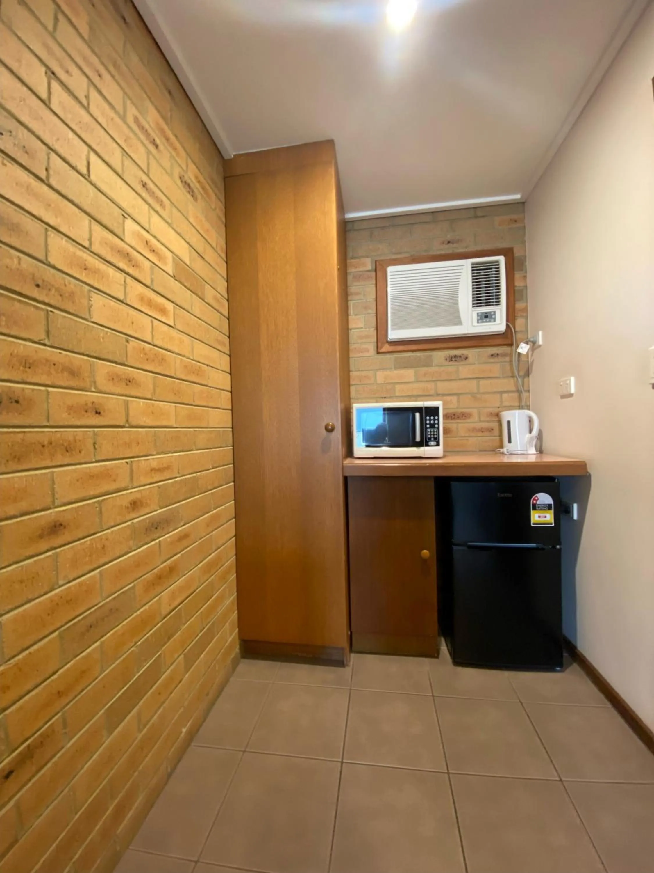 Quays Motel San Remo