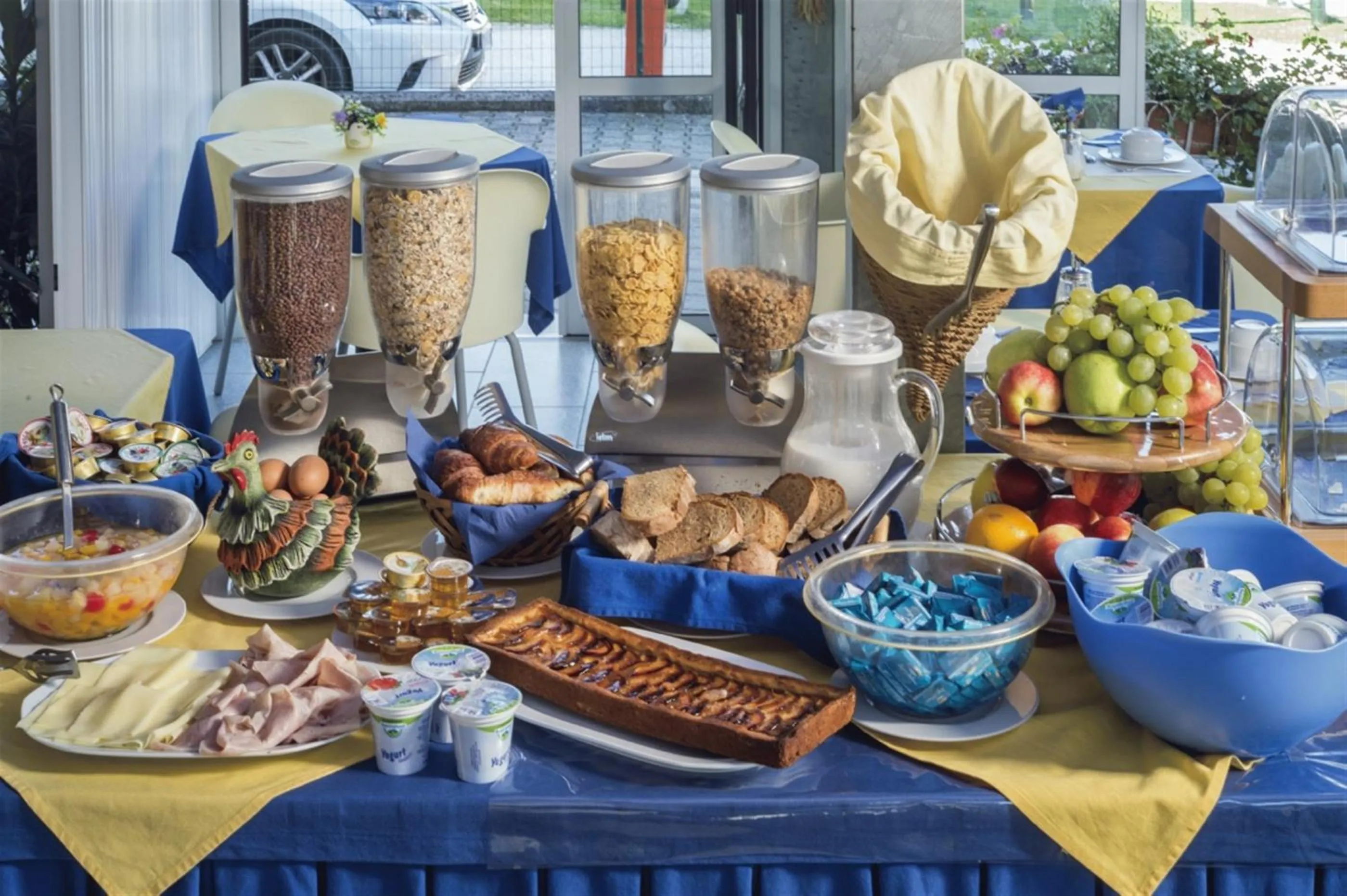 Buffet breakfast in Hotel Minerva