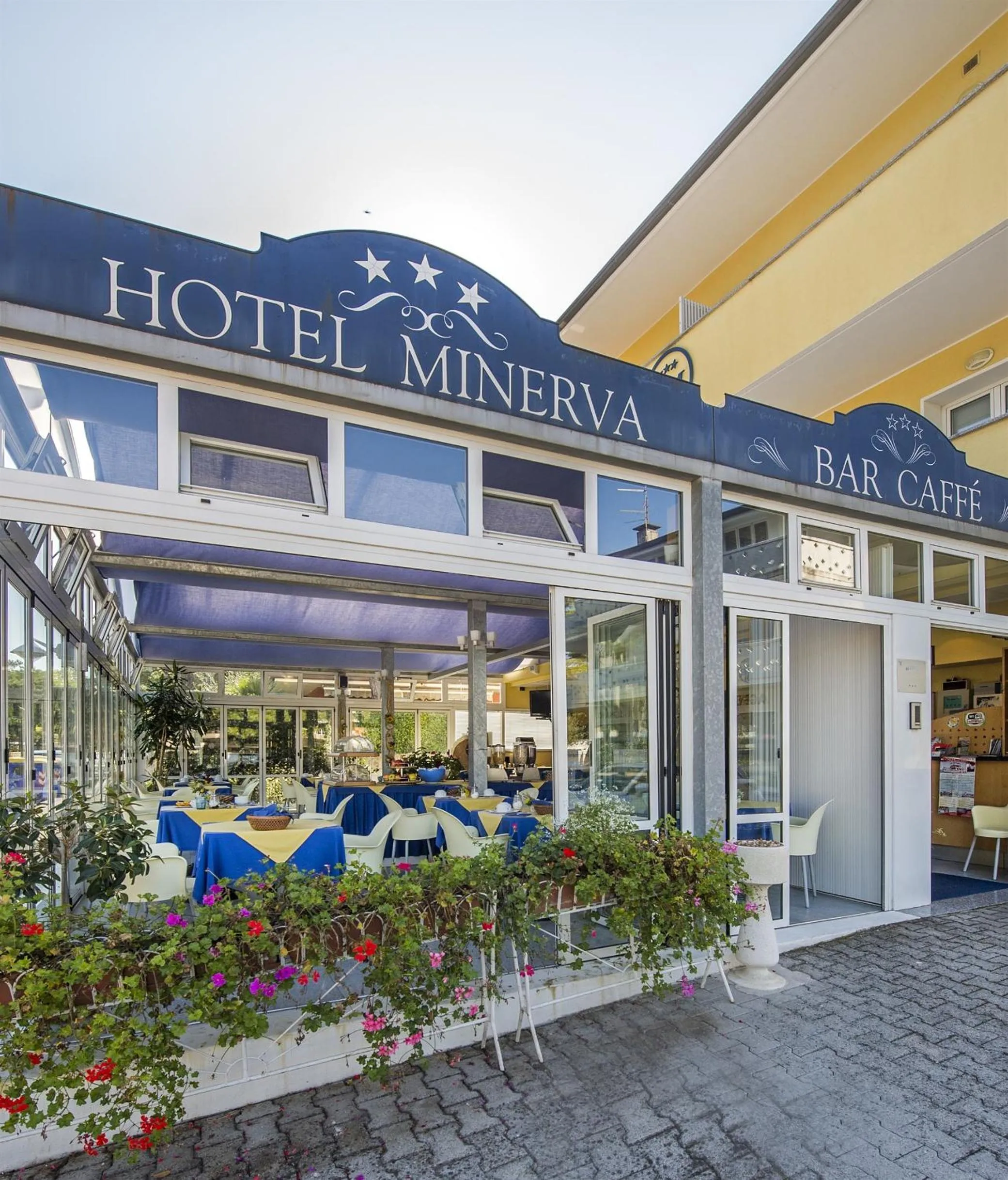 Facade/entrance in Hotel Minerva