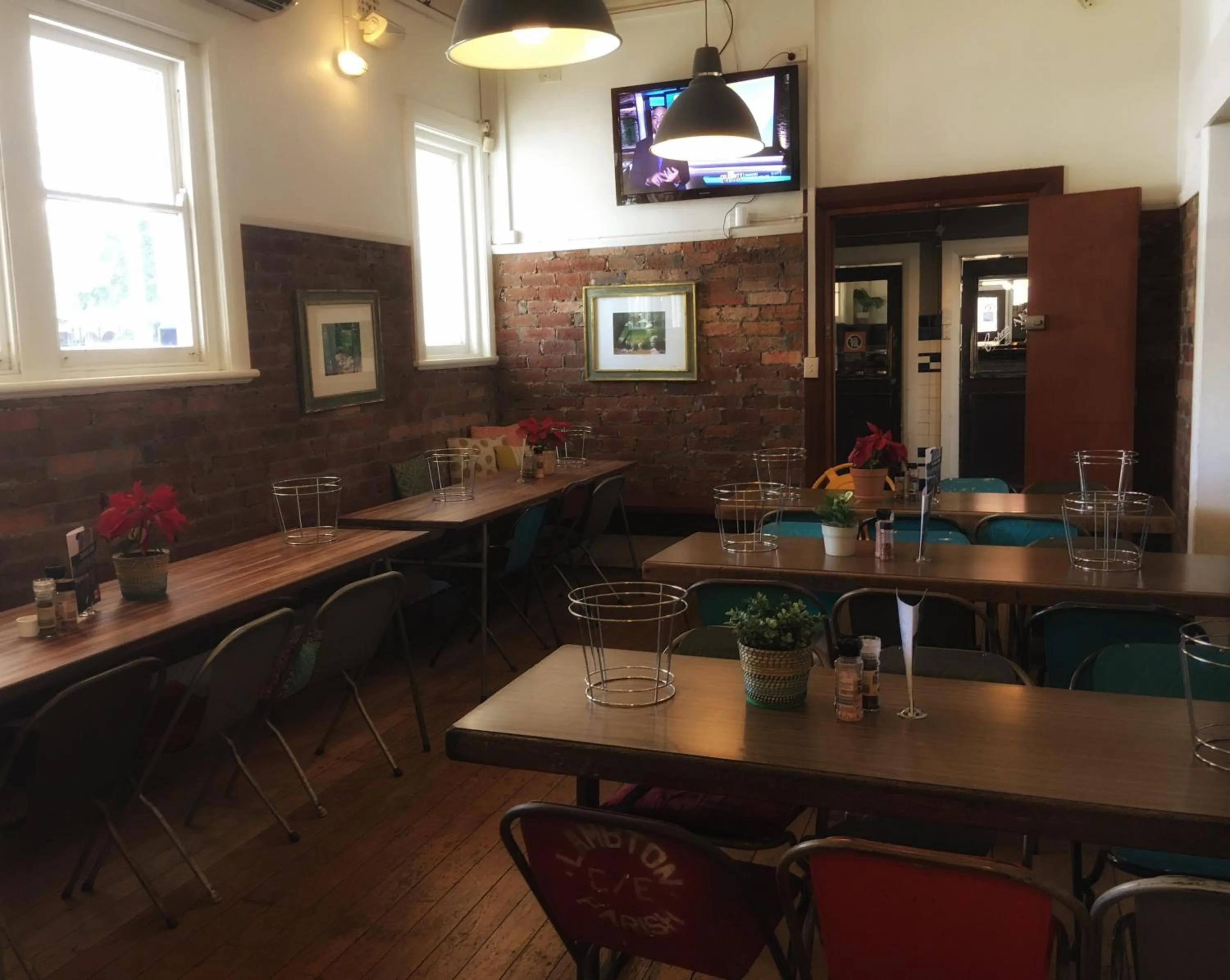 Restaurant/places to eat in The Oriental Hotel