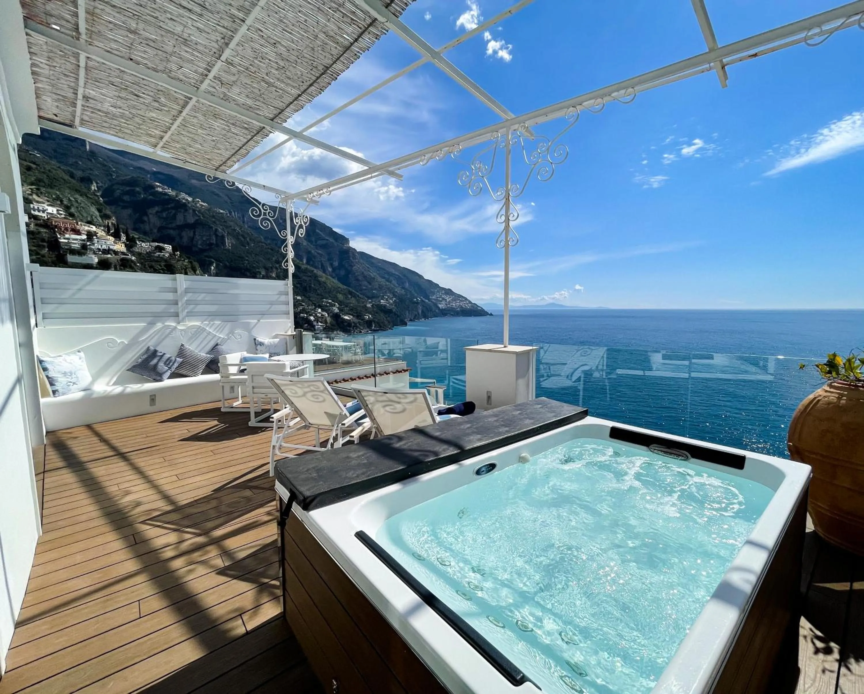 Hot Tub in Hotel Montemare