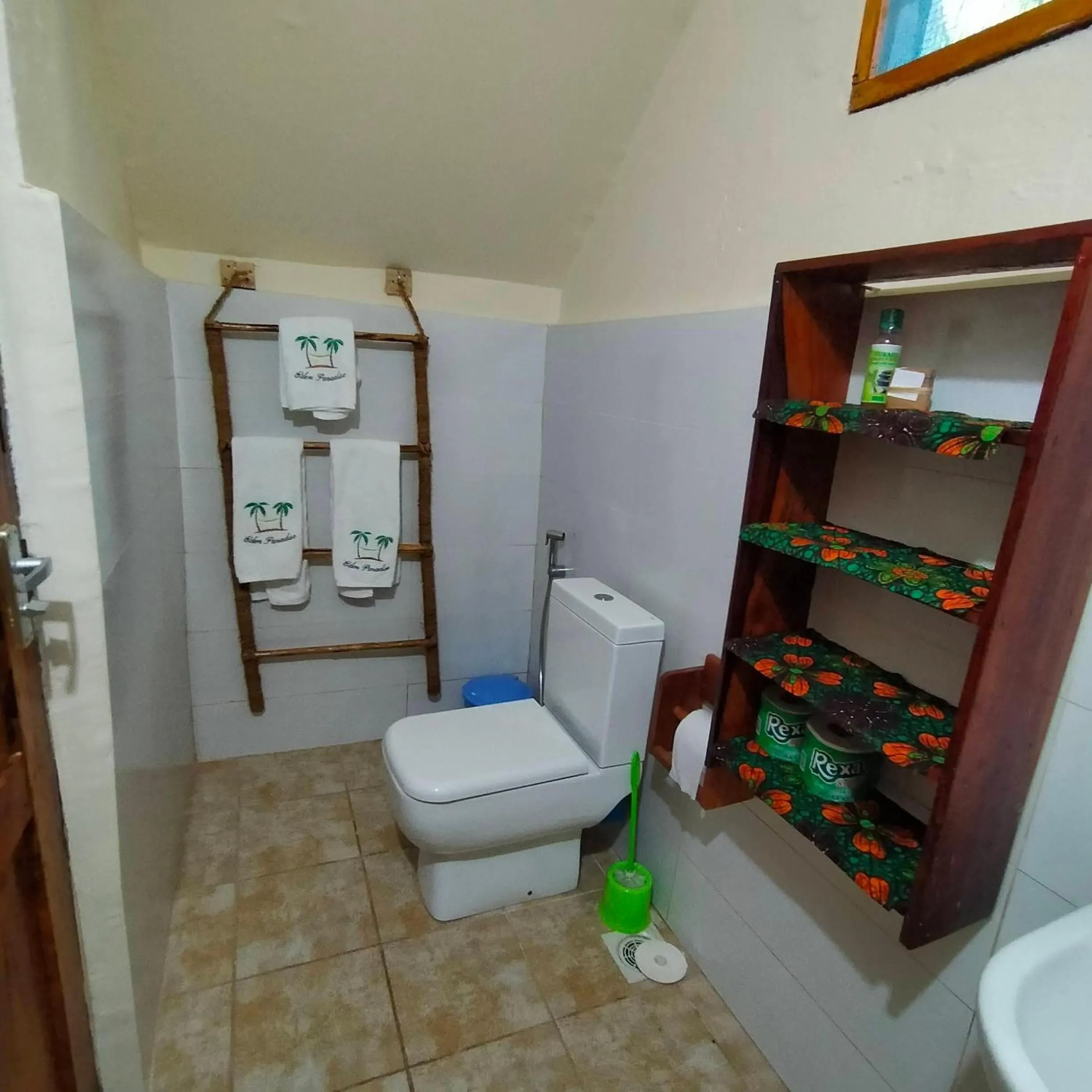 Shower in Eden Paradise