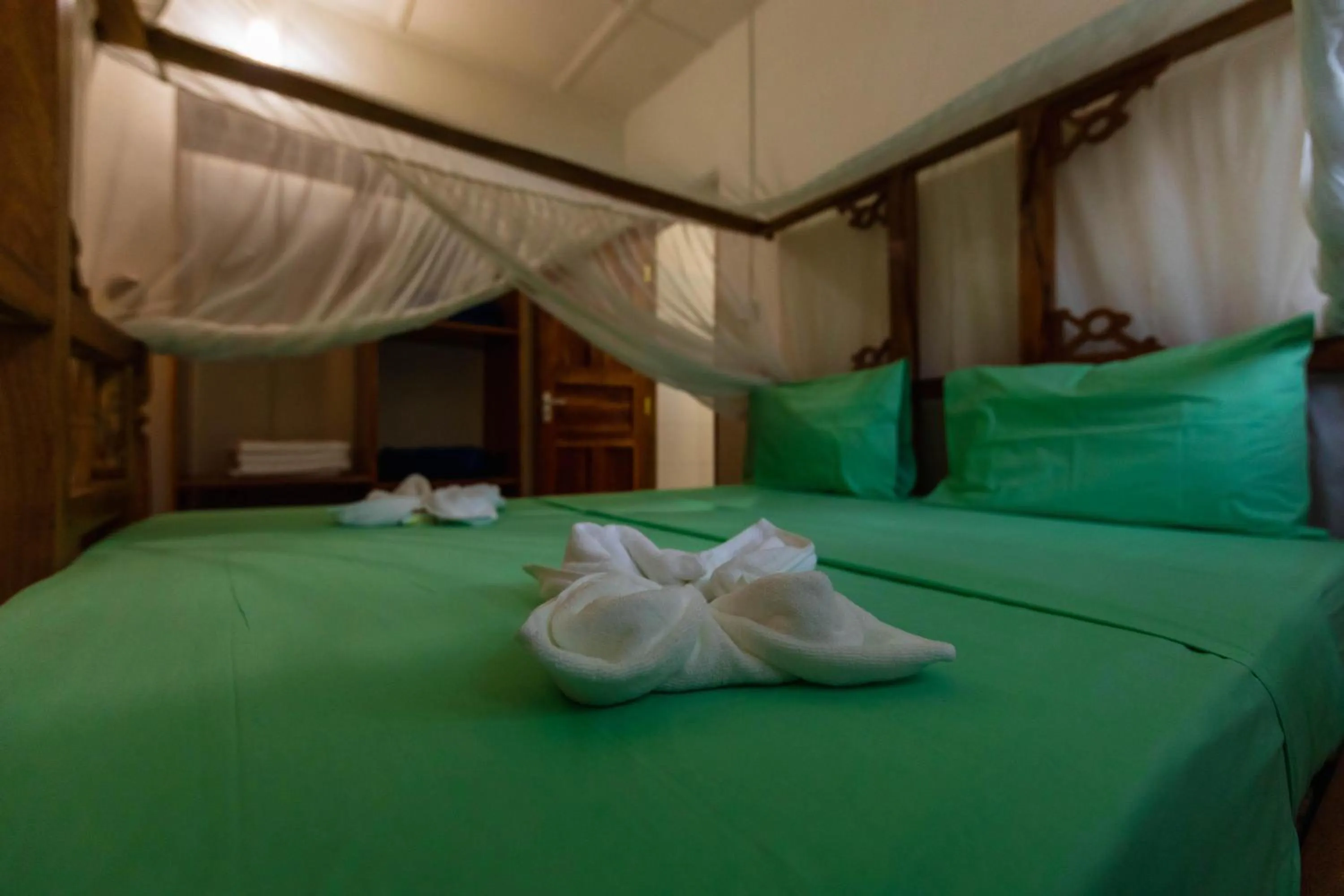 Shower, Bed in Eden Paradise