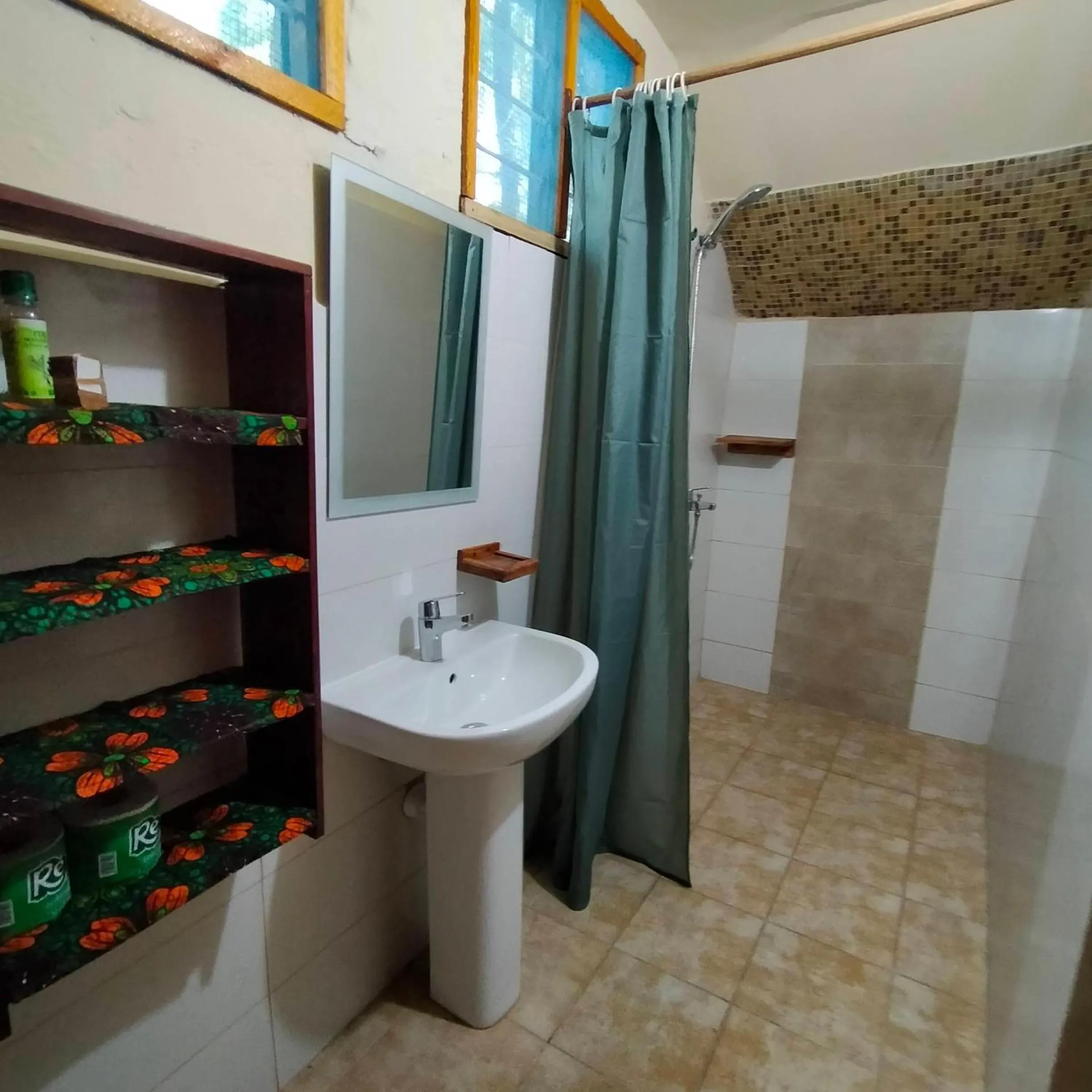 Shower in Eden Paradise