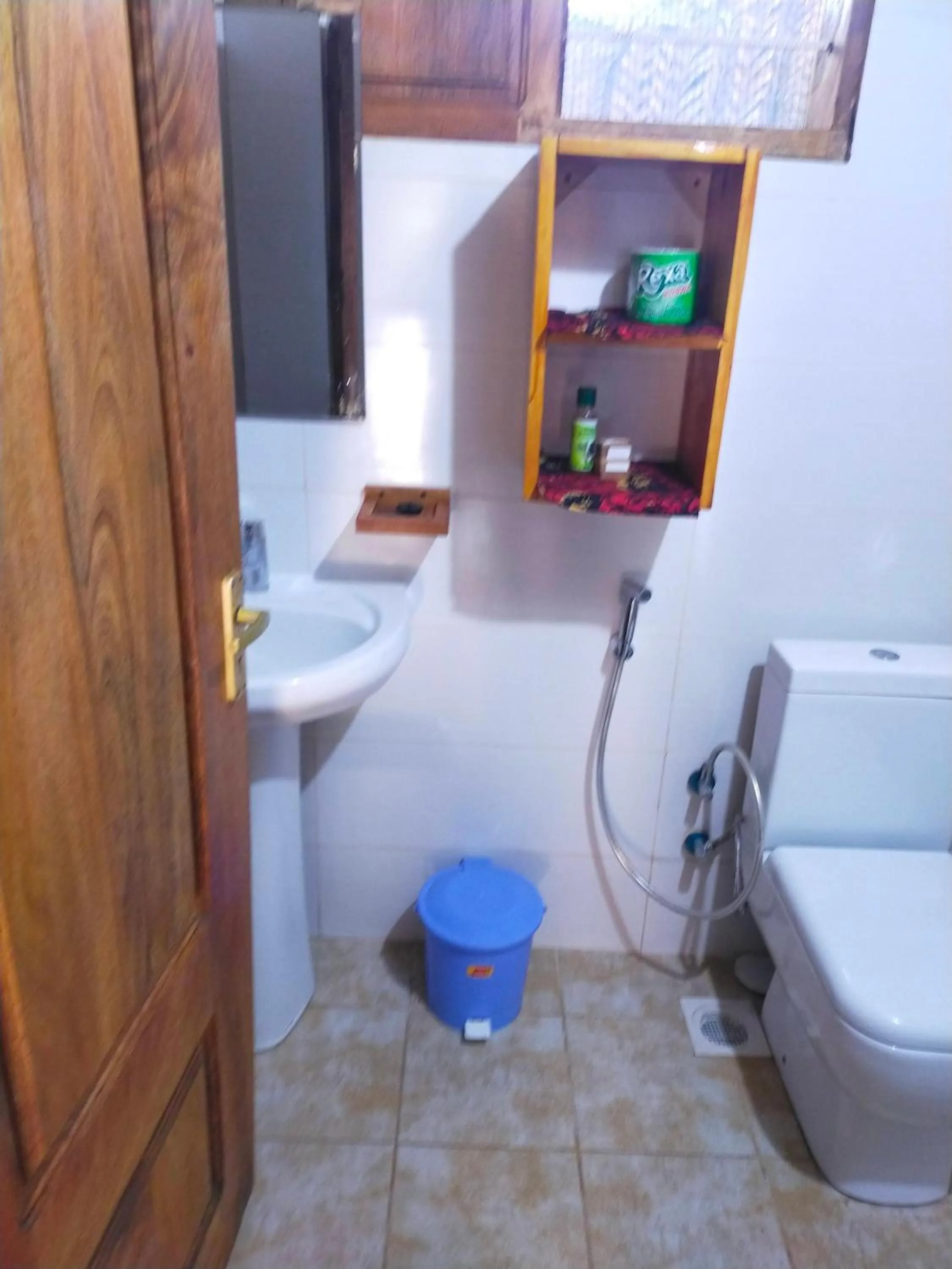 Shower in Eden Paradise