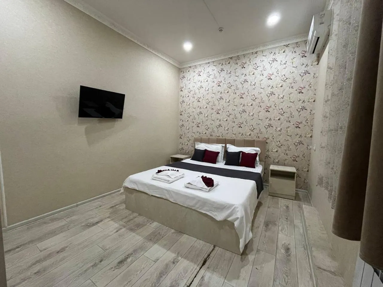 Photo of the whole room in FENIX HOTEL