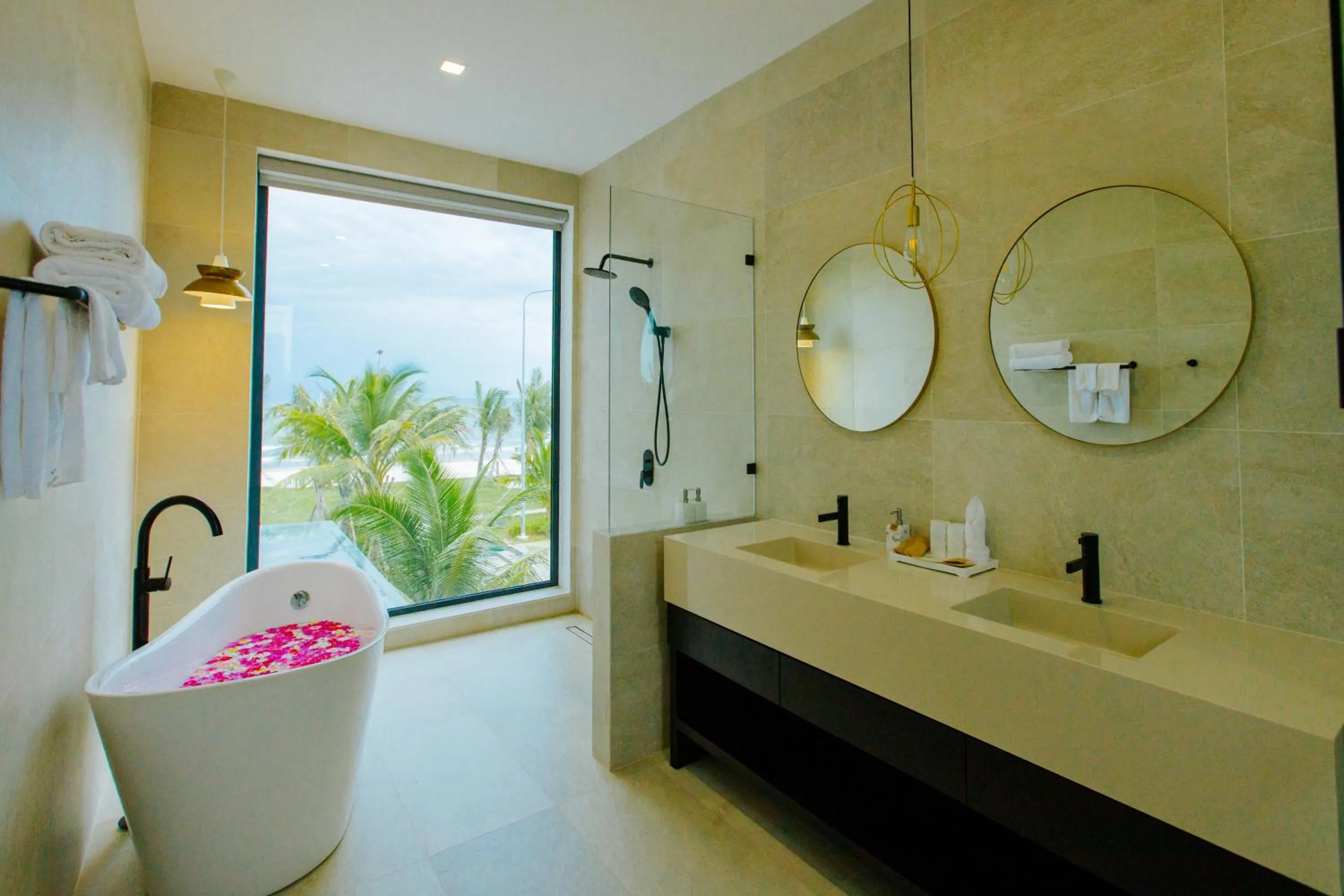 Bathroom in Perolas Villas Resort - Ke Ga Bay