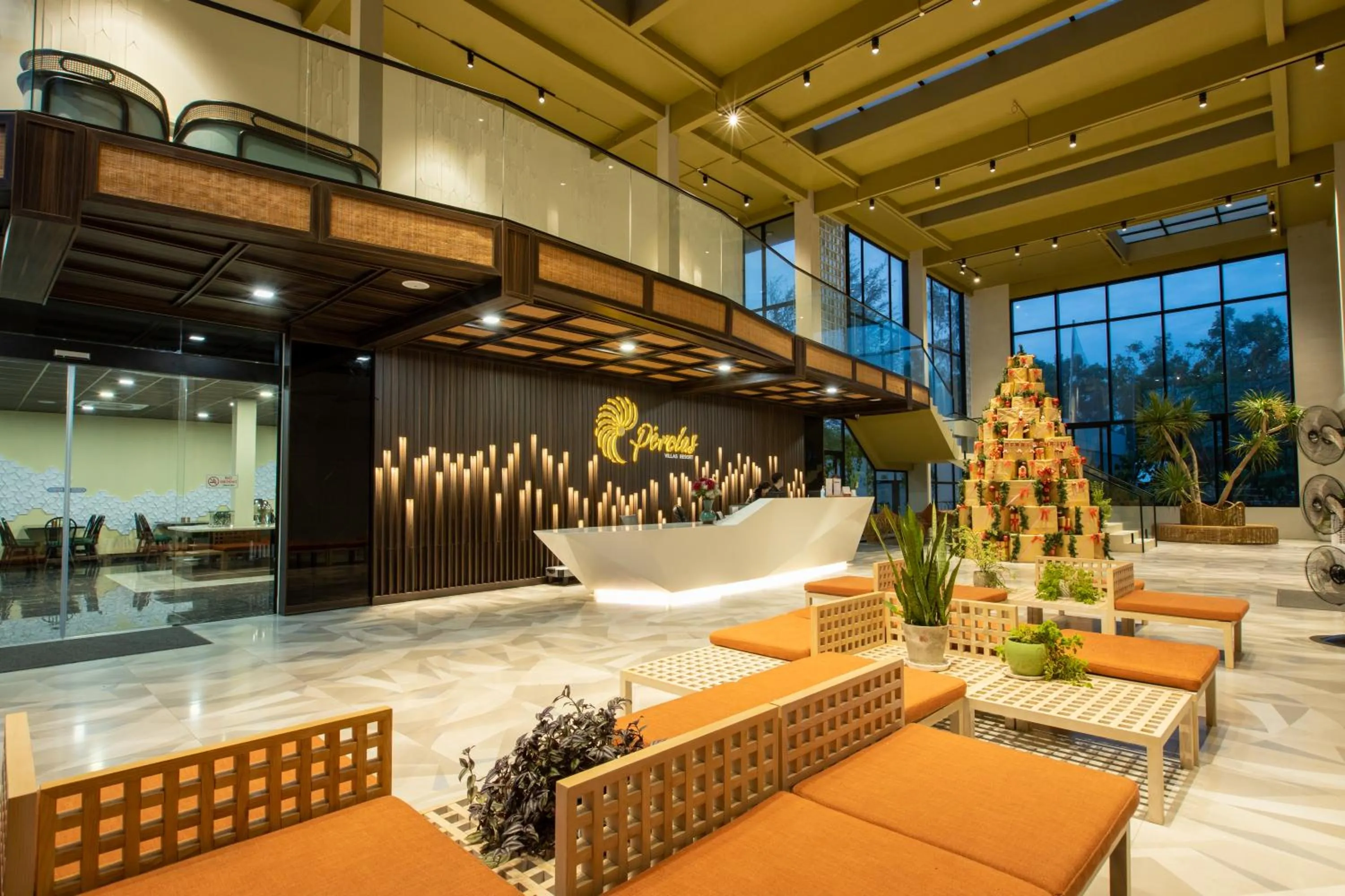 Communal lounge/ TV room in Perolas Villas Resort - Ke Ga Bay