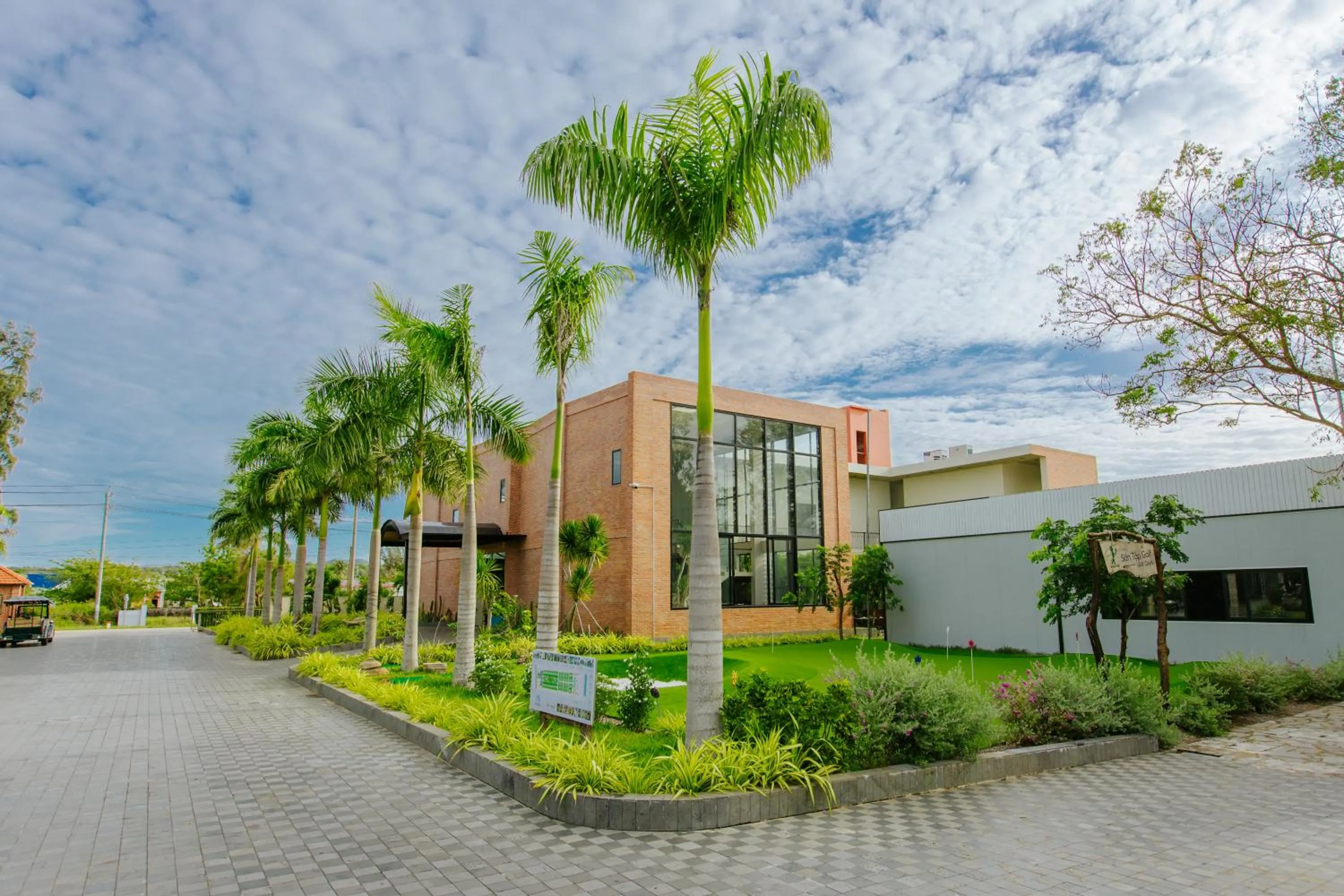 Entertainment in Perolas Villas Resort - Ke Ga Bay