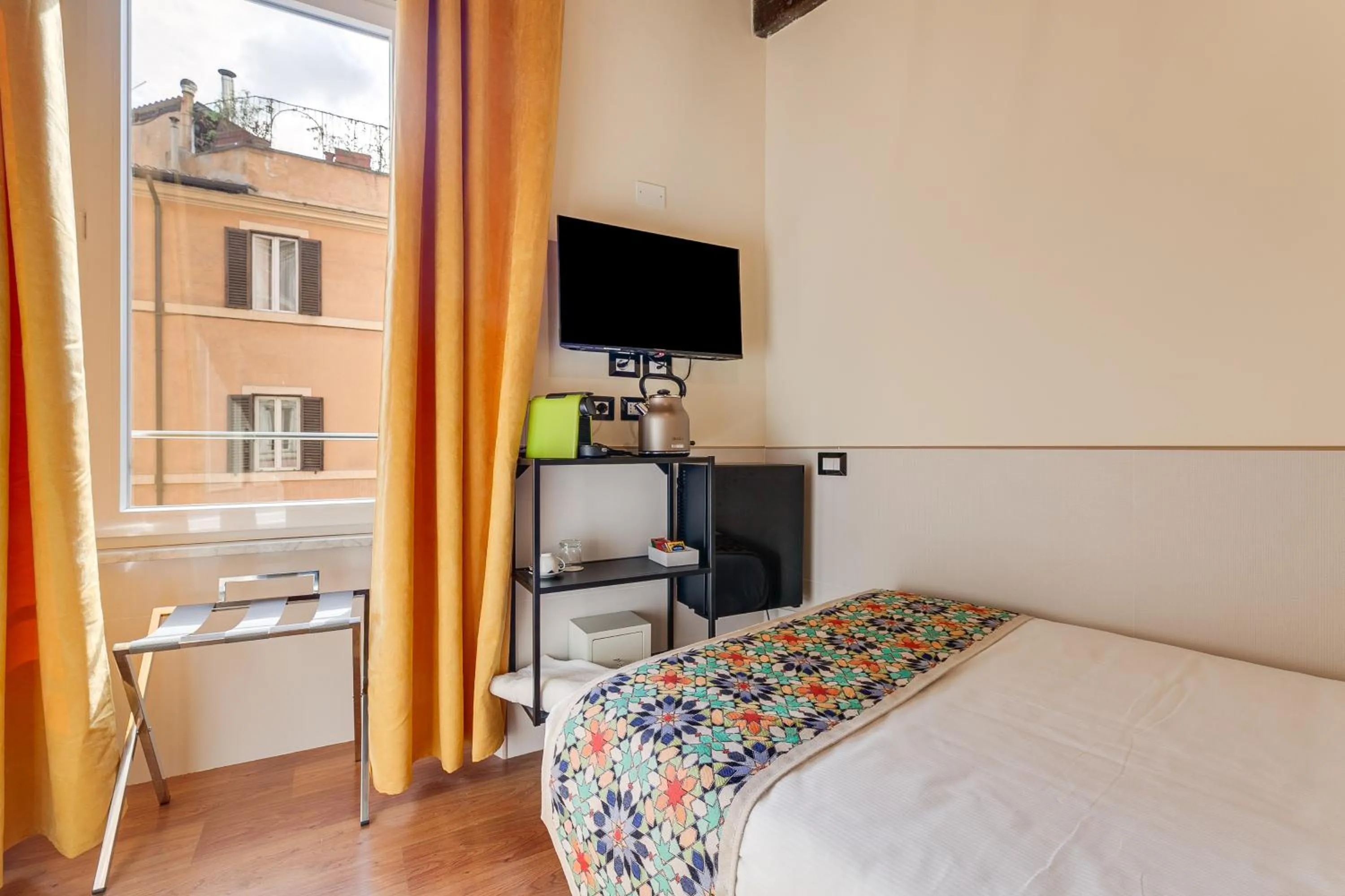 Bed in Habitat Monti
