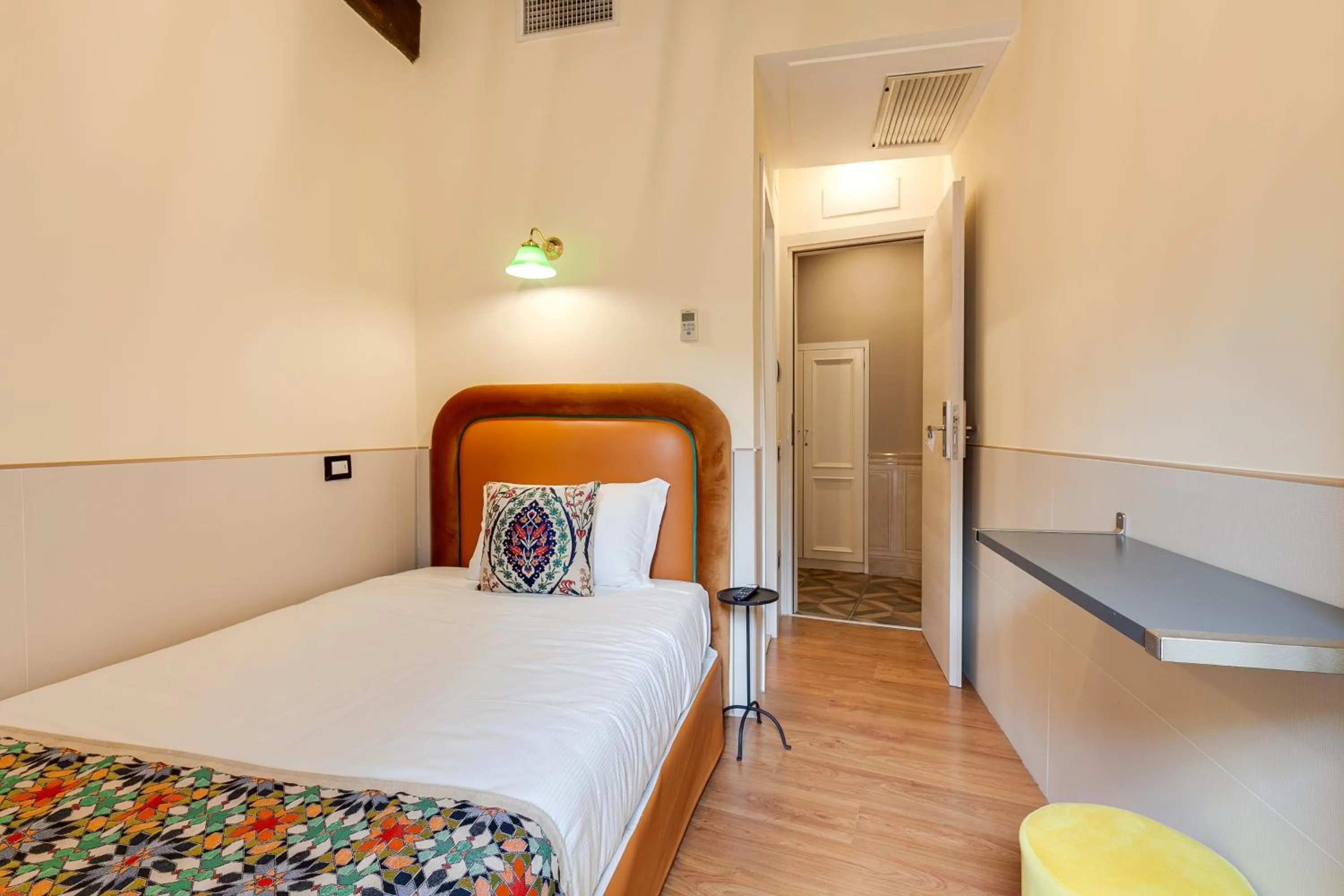 Bed in Habitat Monti