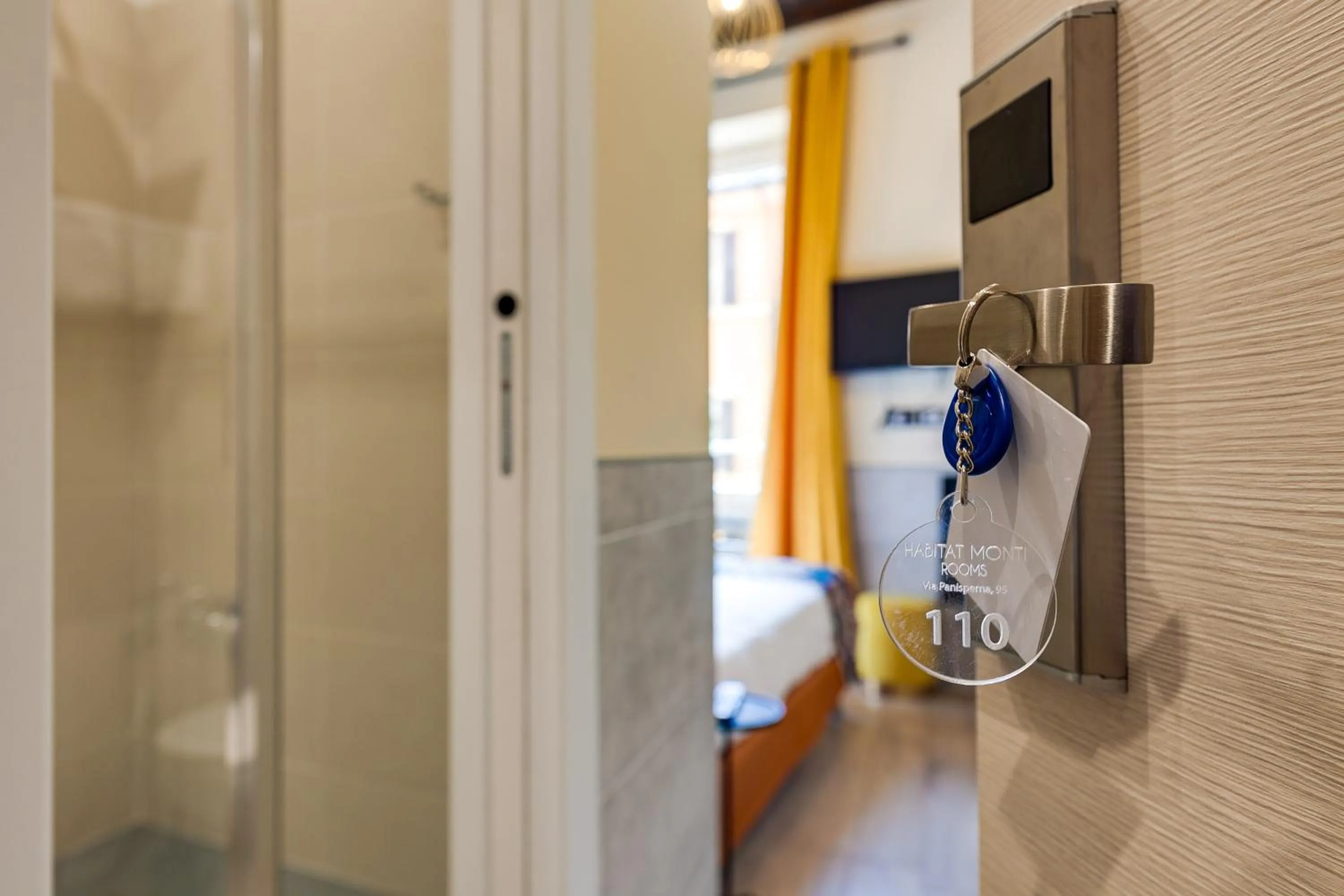 Shower in Habitat Monti