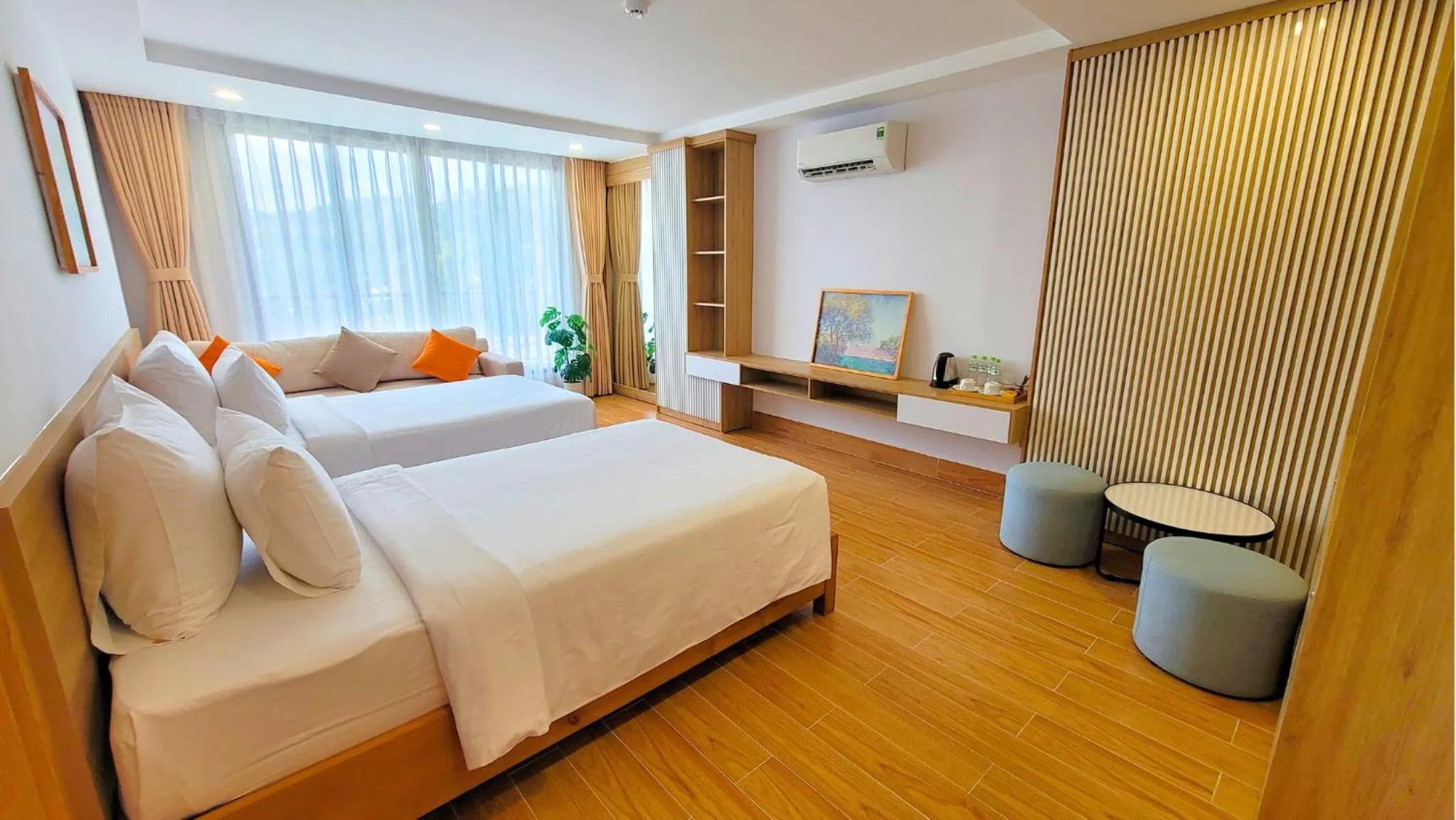 Photo of the whole room, Bed in Rosetta Hotel Phu Quoc