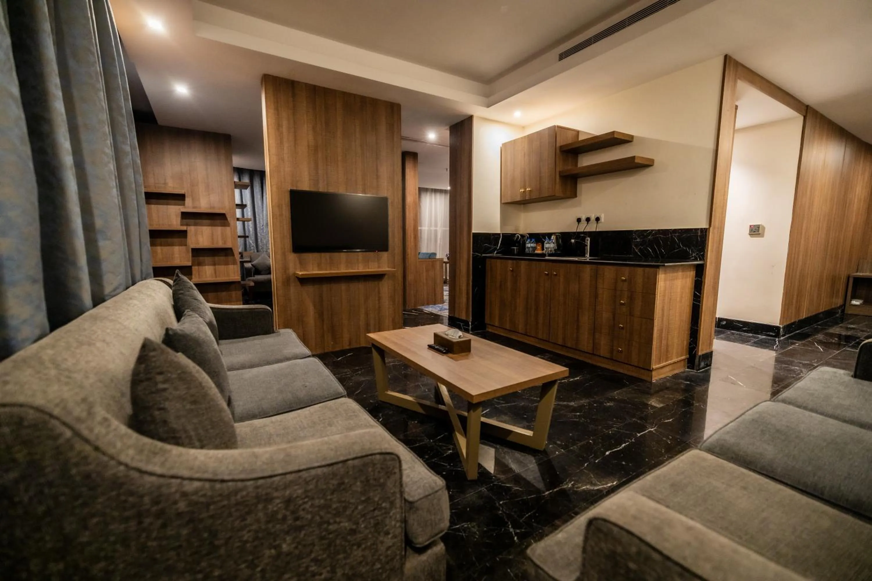 Mora Hotel By Pioneer