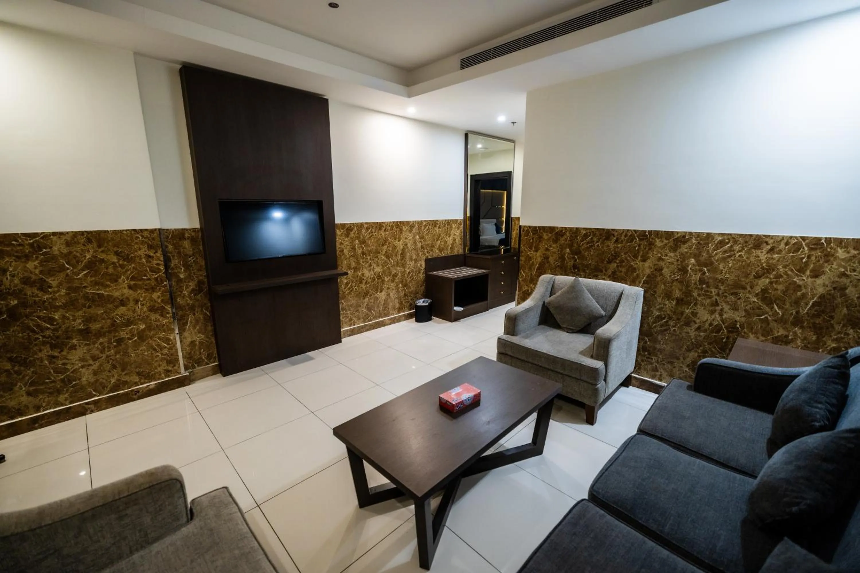 Mora Hotel By Pioneer