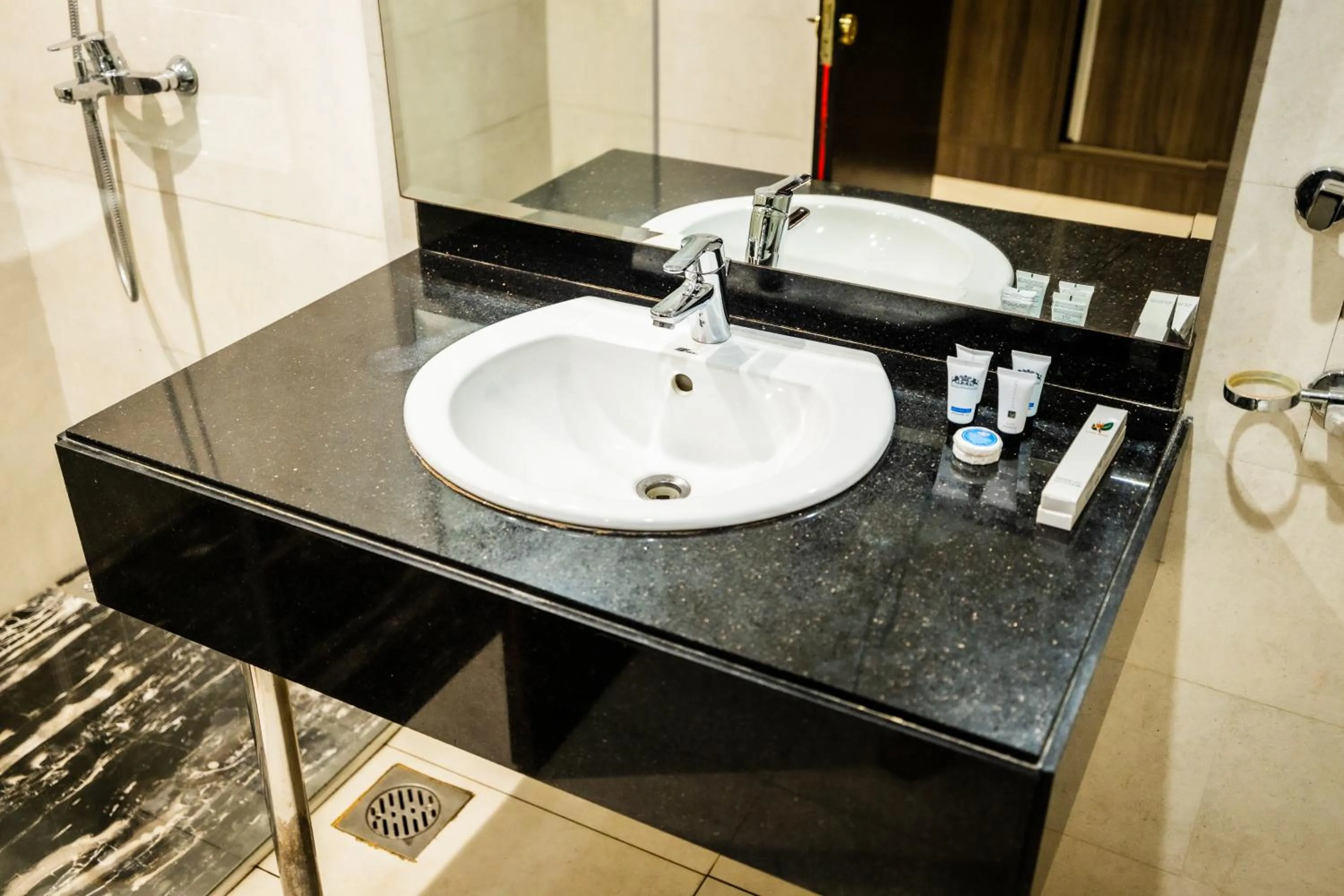 Mora Hotel By Pioneer