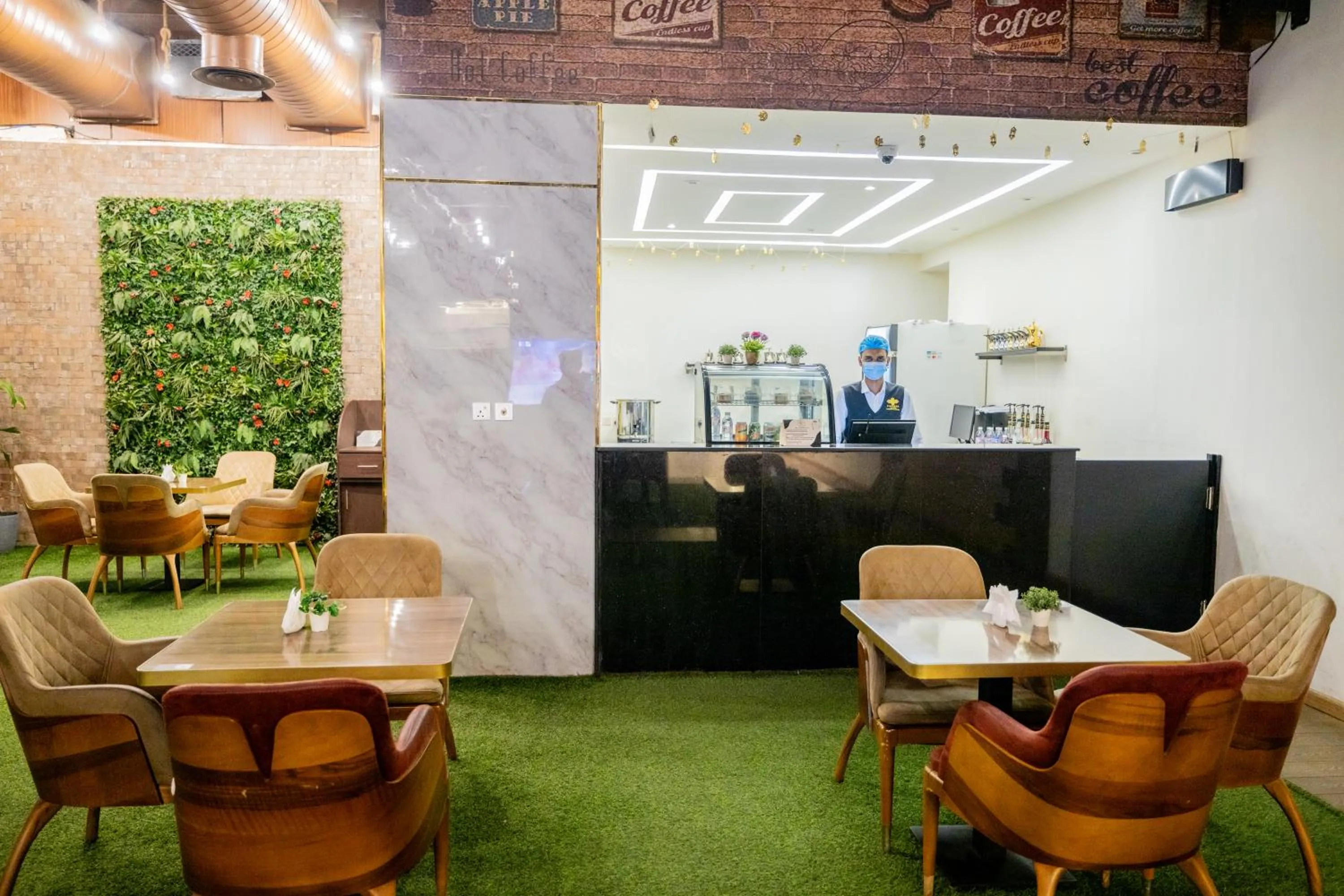 Mora Hotel By Pioneer