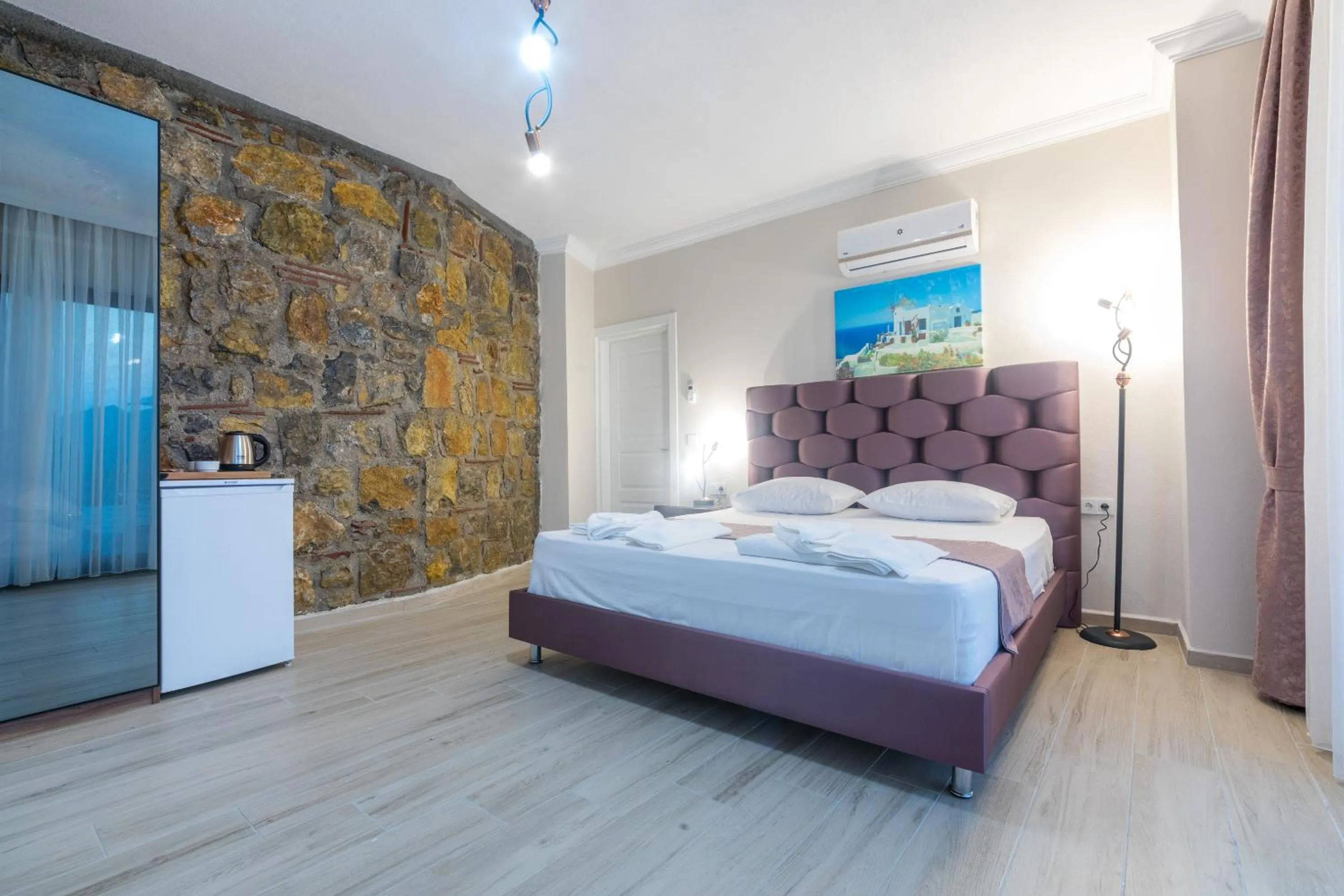 Photo of the whole room, Bed in Selimiye Lime Garden