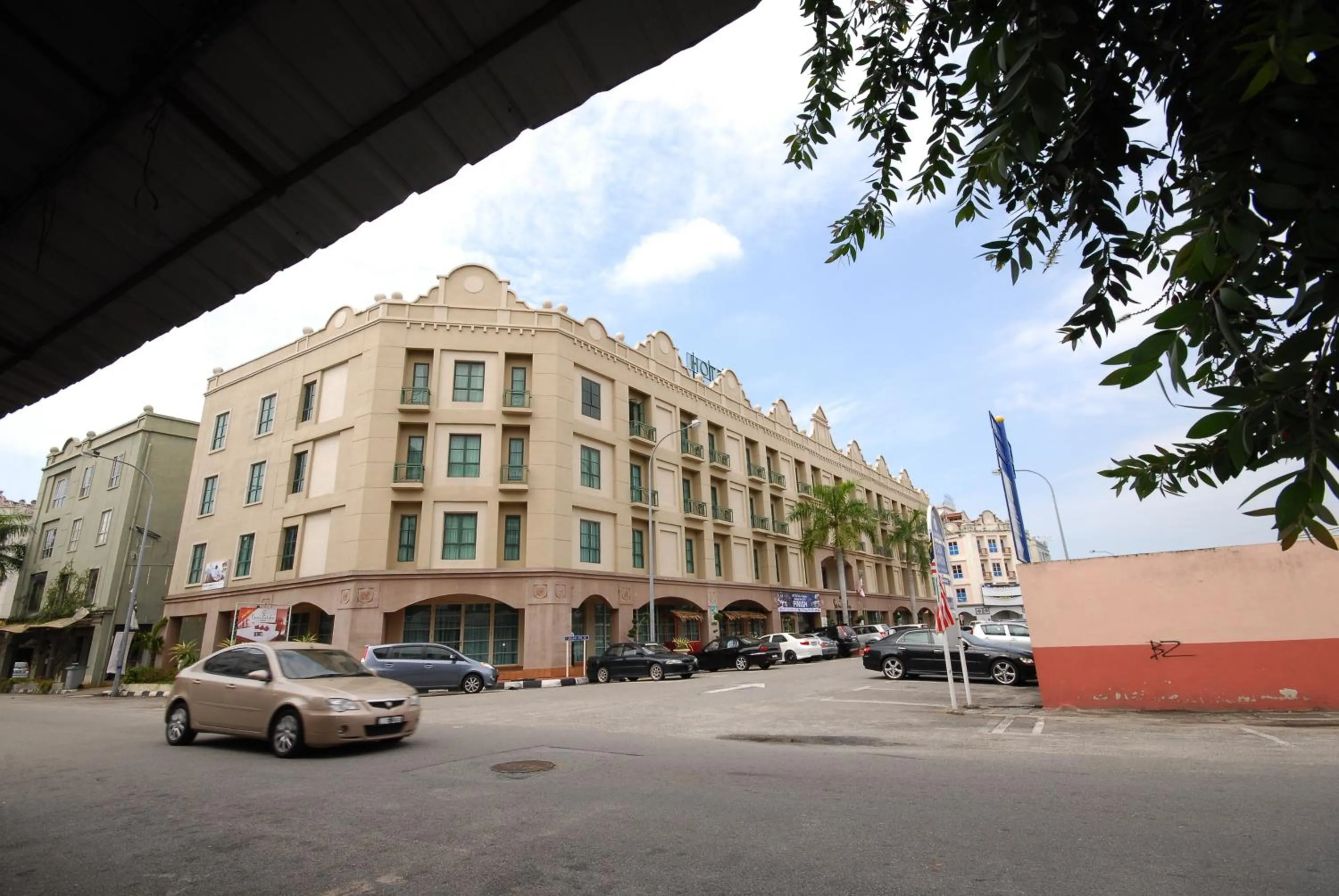 Property building in Hotel Seri Costa