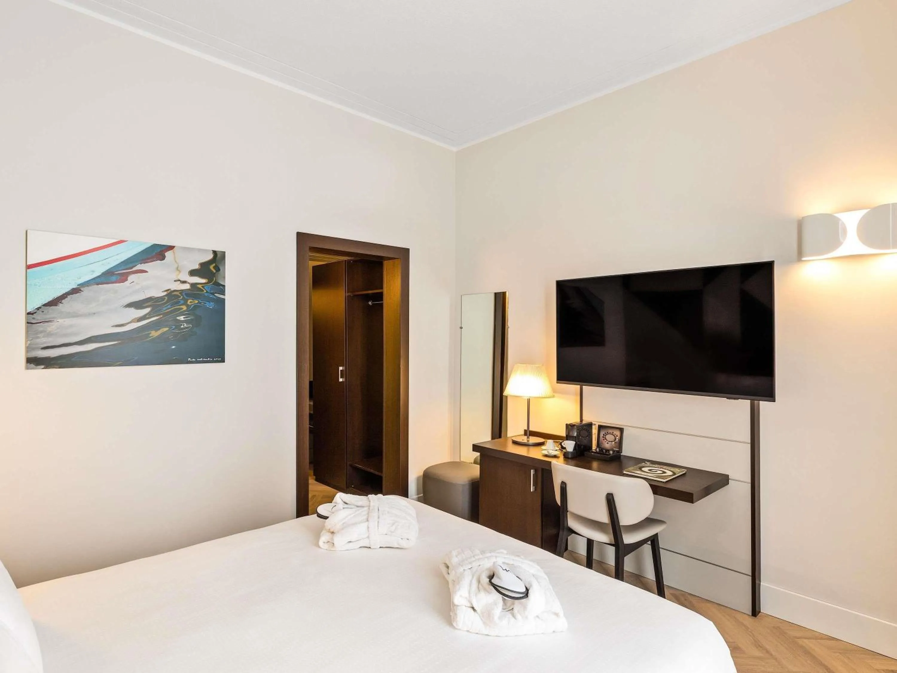 Bedroom, Bed in Mercure Napoli Centro Angioino