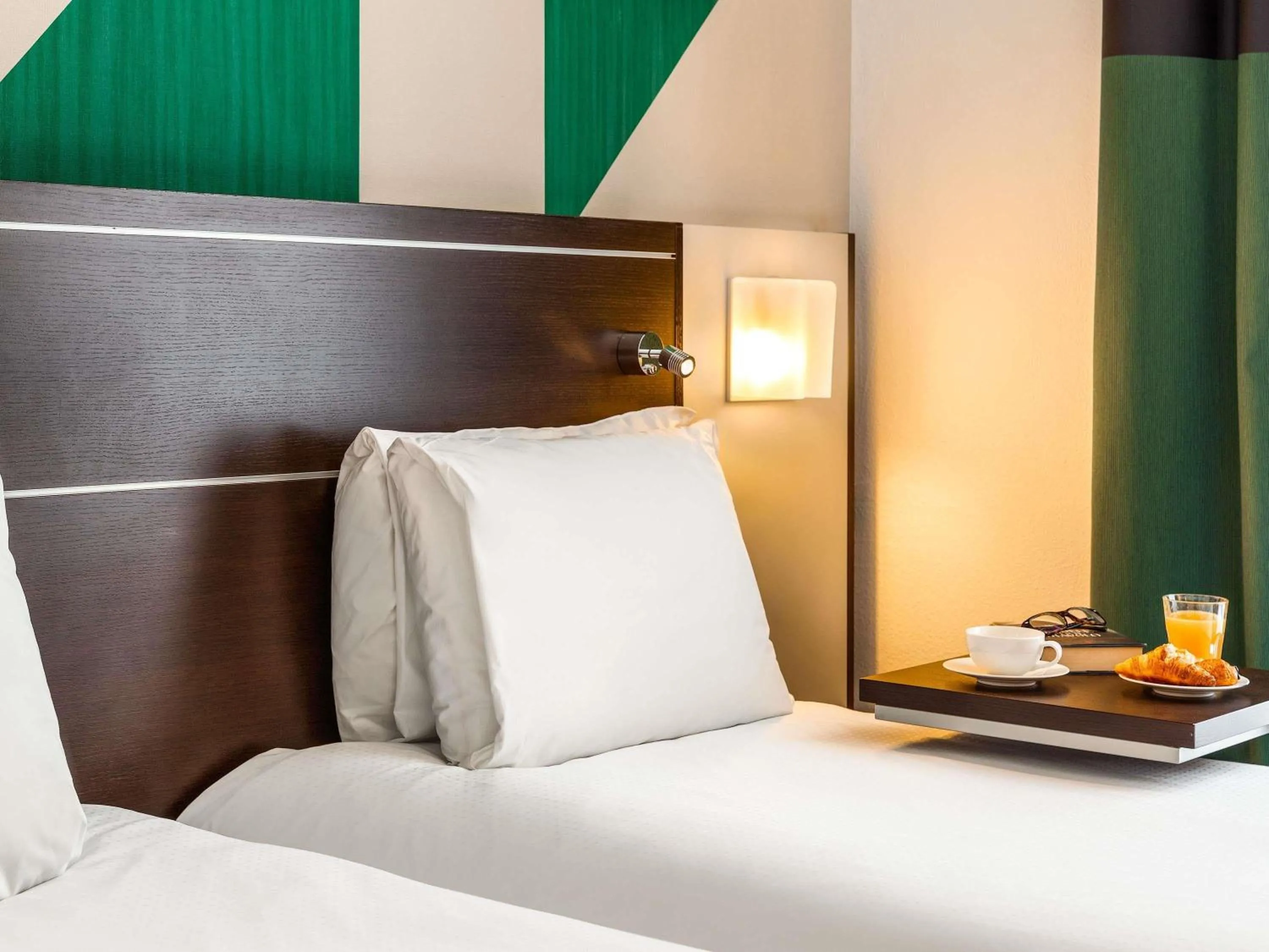 Bedroom, Bed in Mercure Napoli Centro Angioino