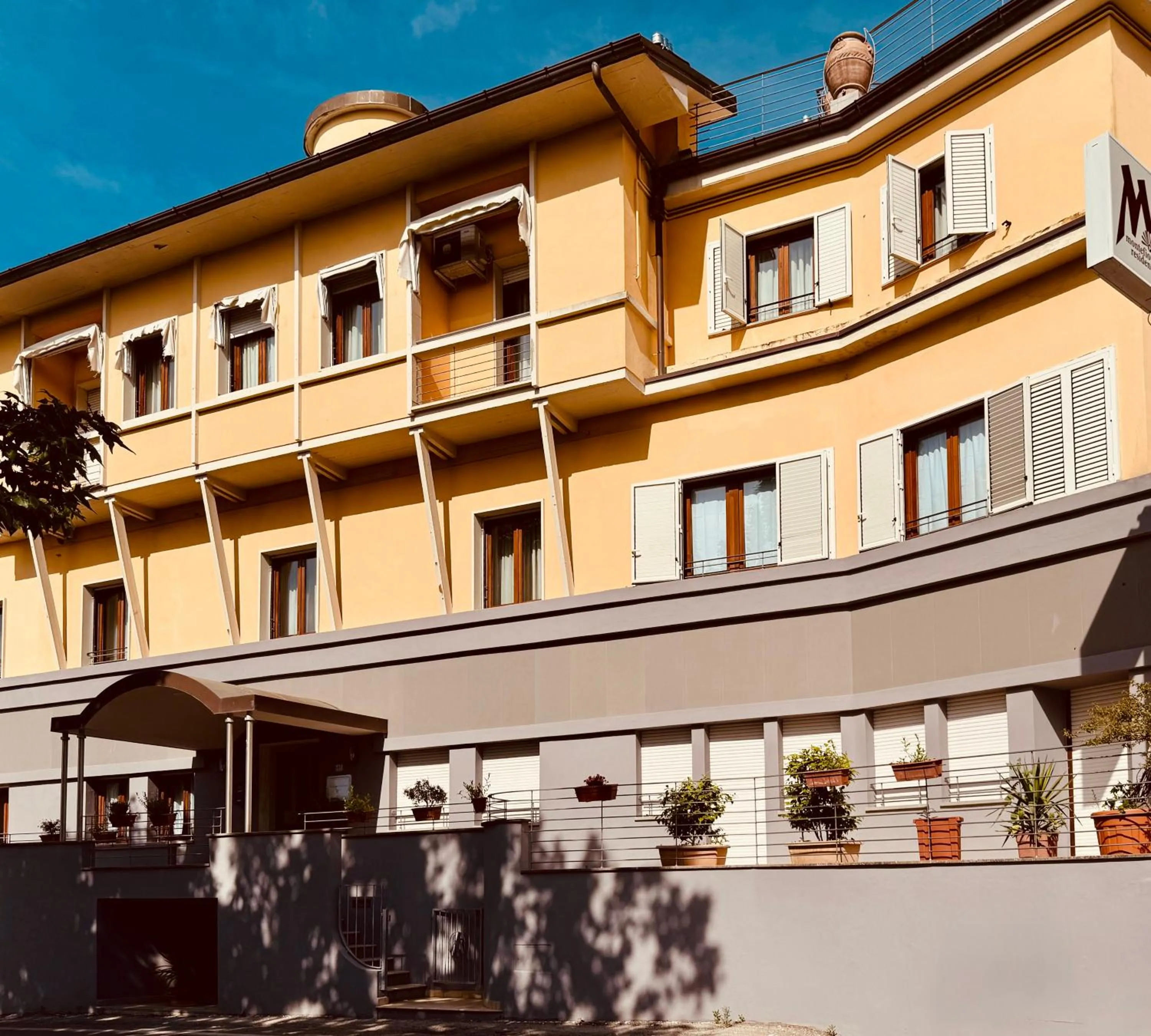 Property building in Residence Montefiore