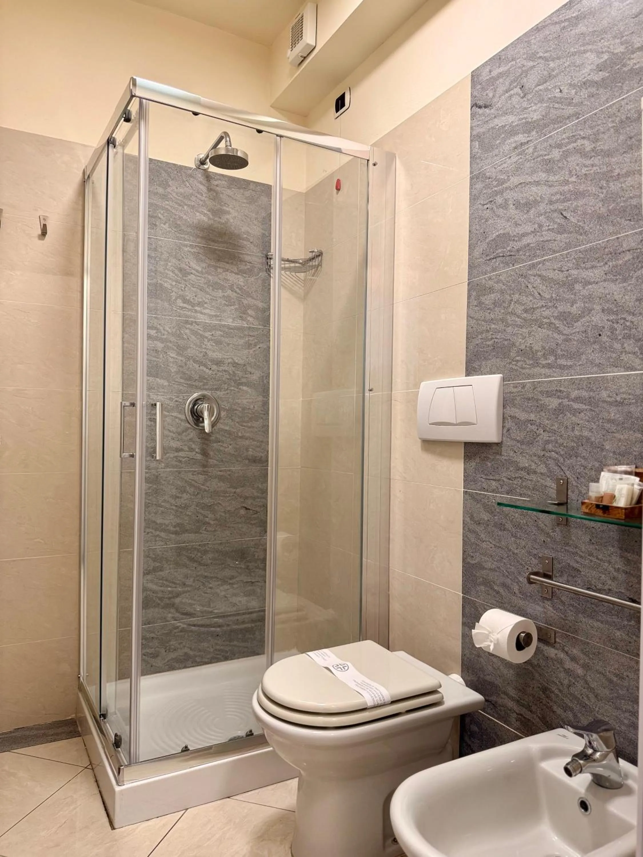 Shower in Residence Montefiore