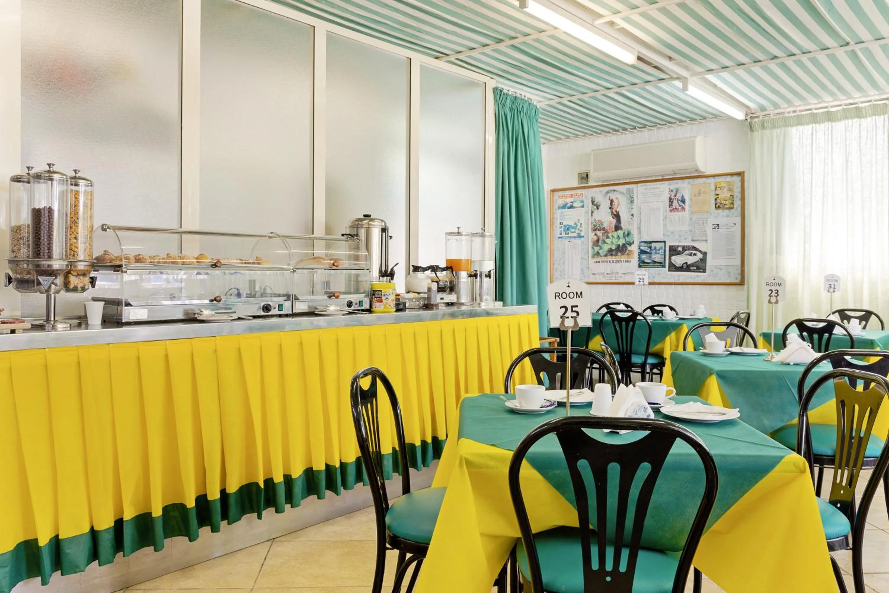 Restaurant/places to eat in Hotel Carmencita