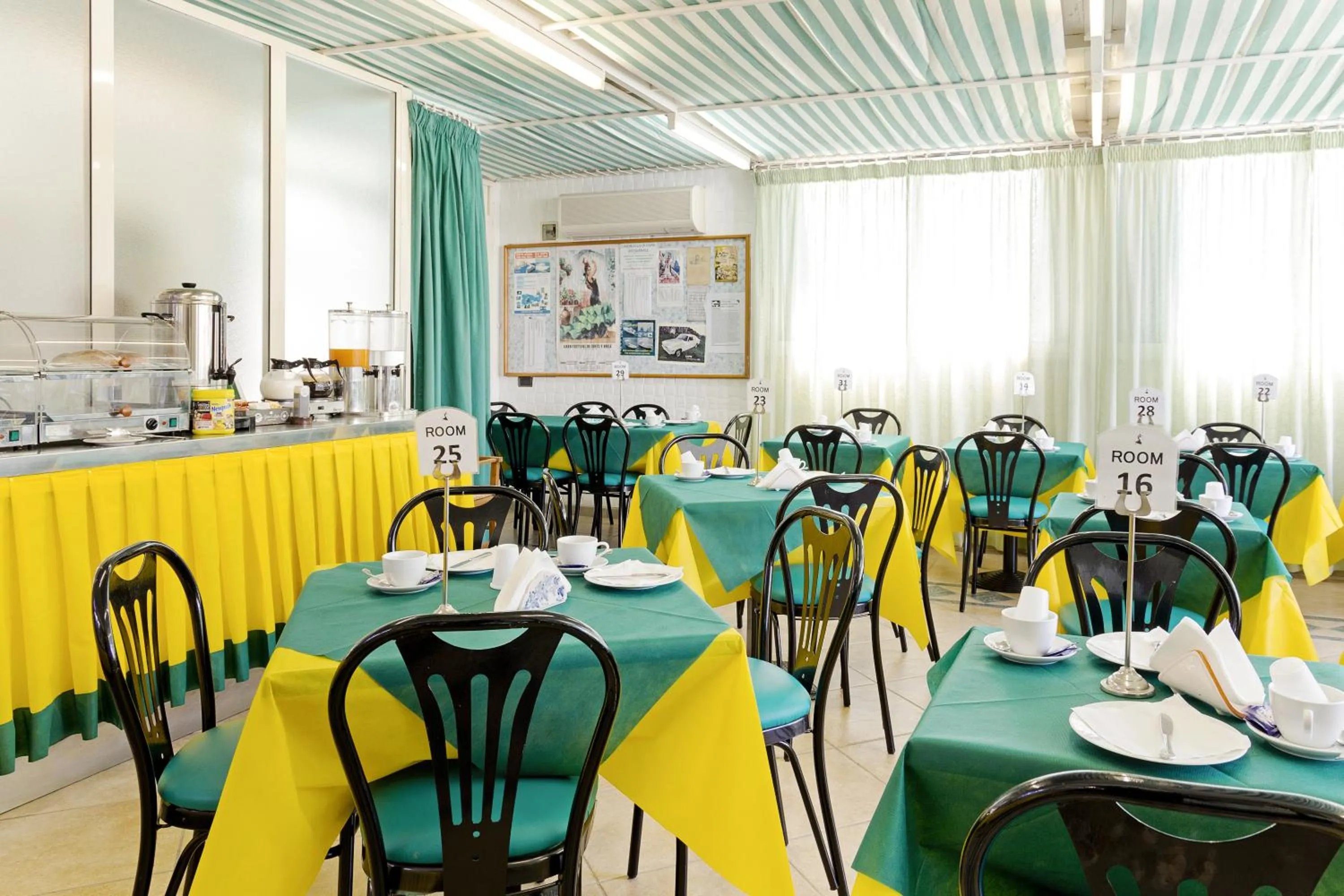 Restaurant/places to eat in Hotel Carmencita