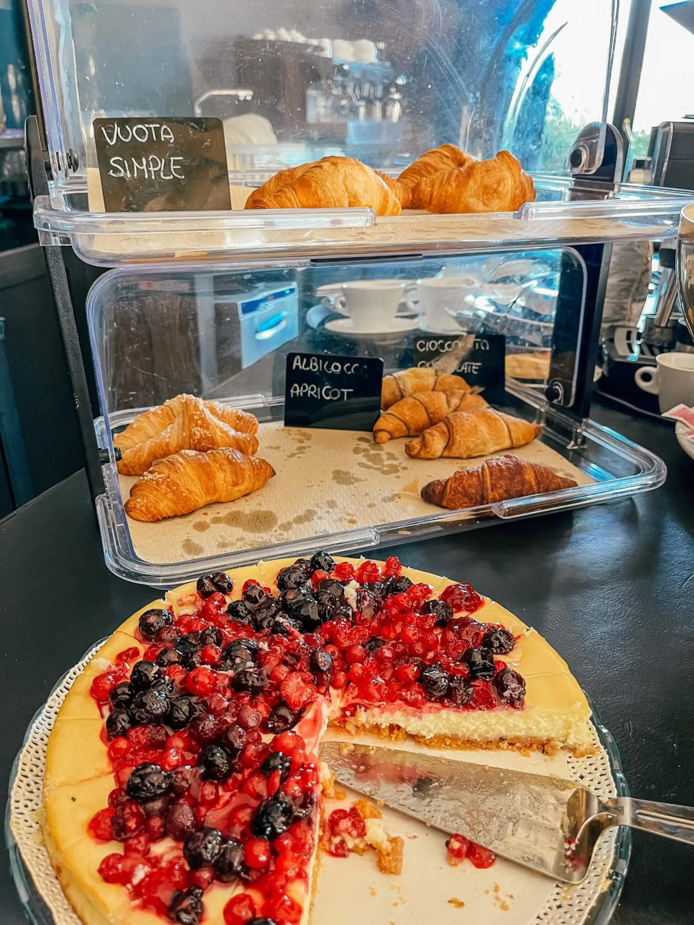 Breakfast in Caroline Hotel