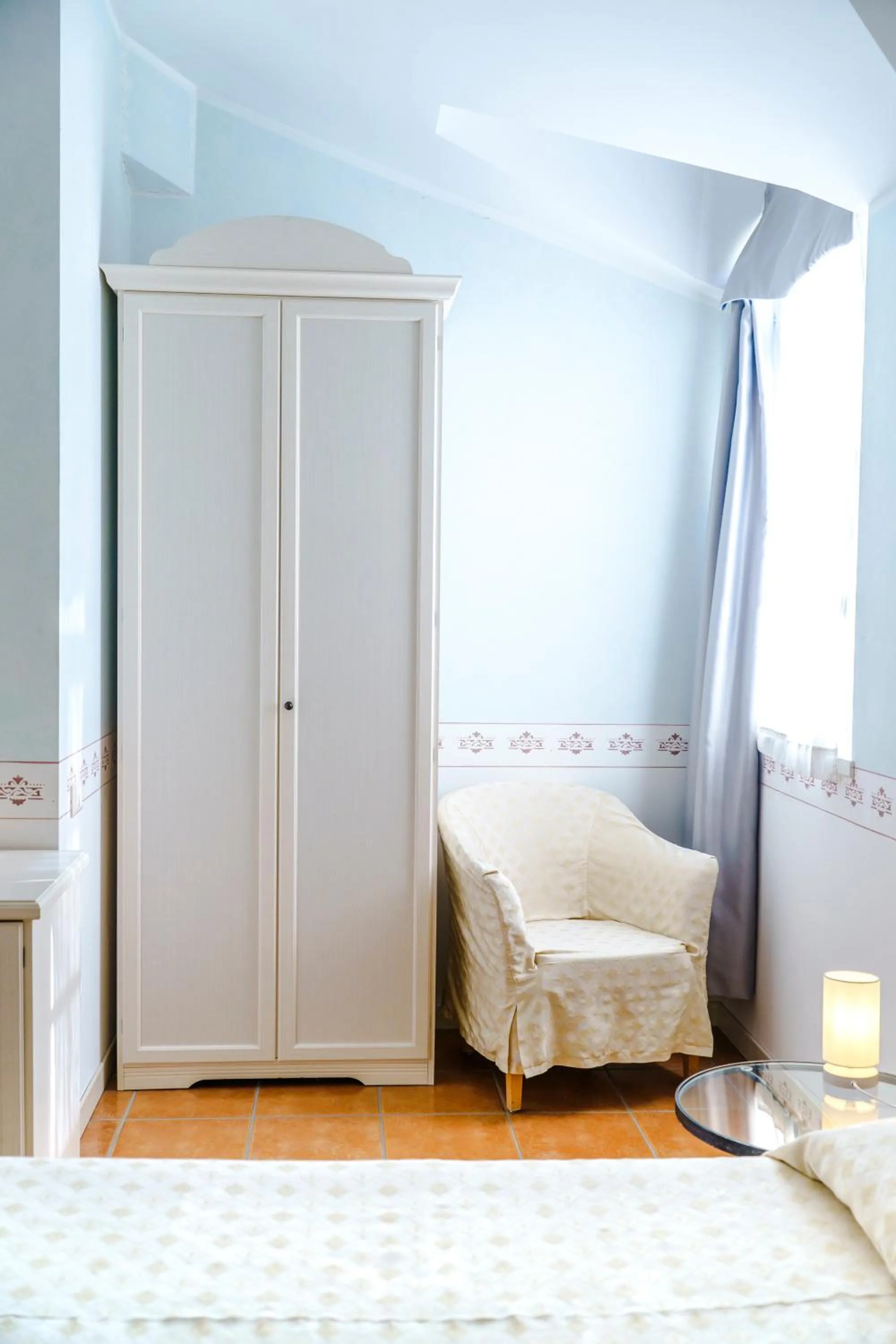 Bed in Caroline Hotel