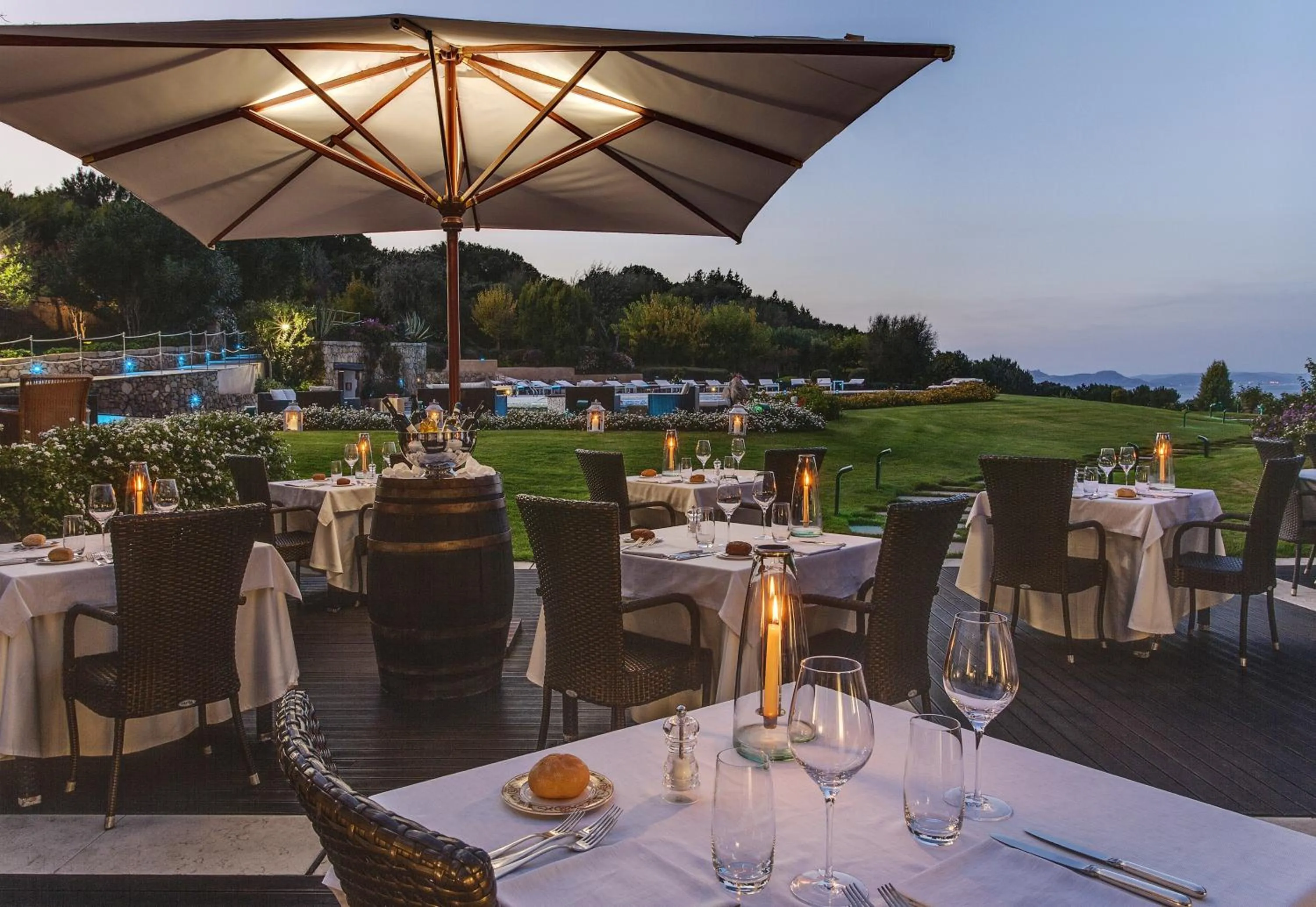 Restaurant/places to eat in L'Ea Bianca Luxury Resort