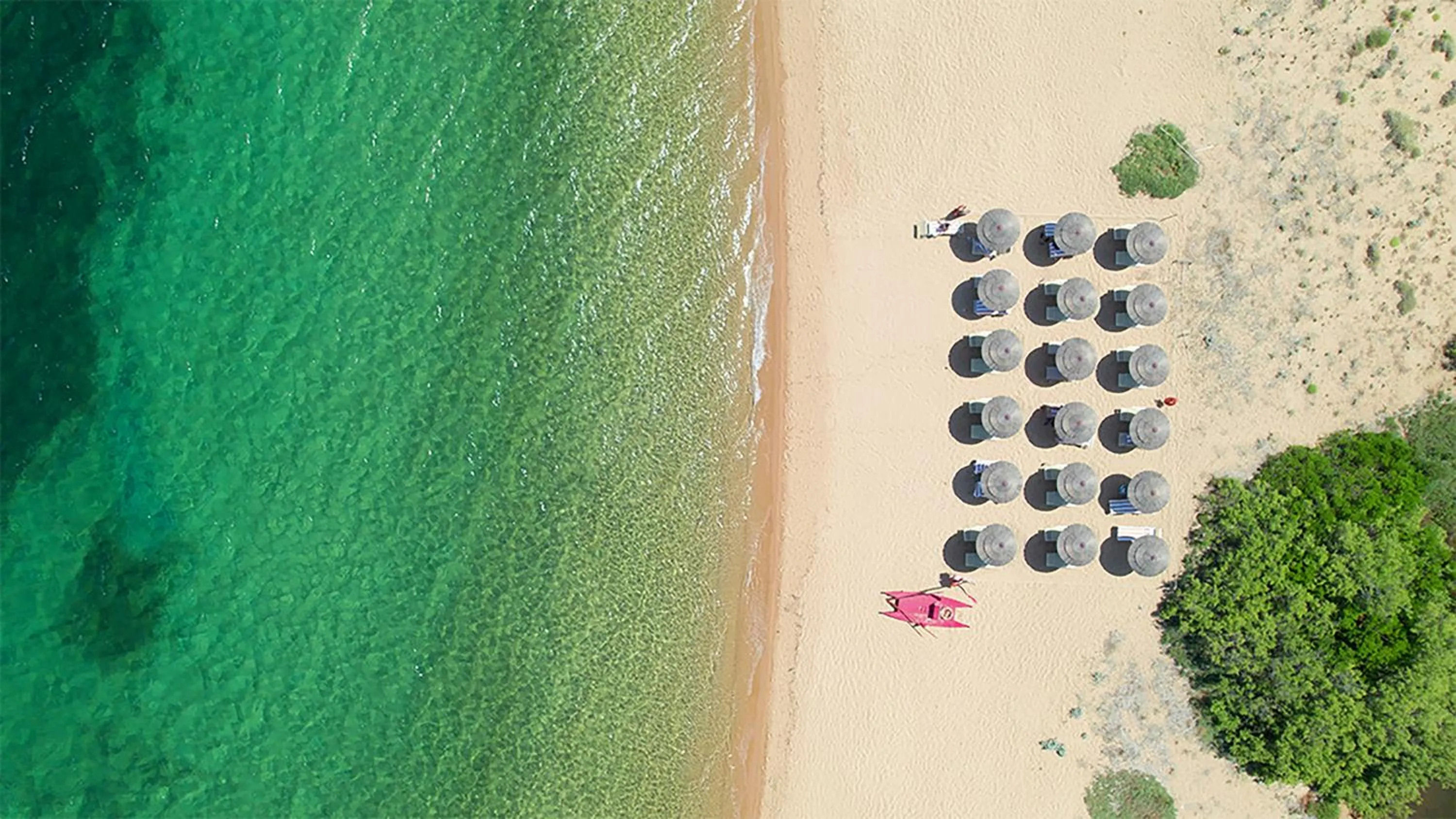 Beach in L'Ea Bianca Luxury Resort