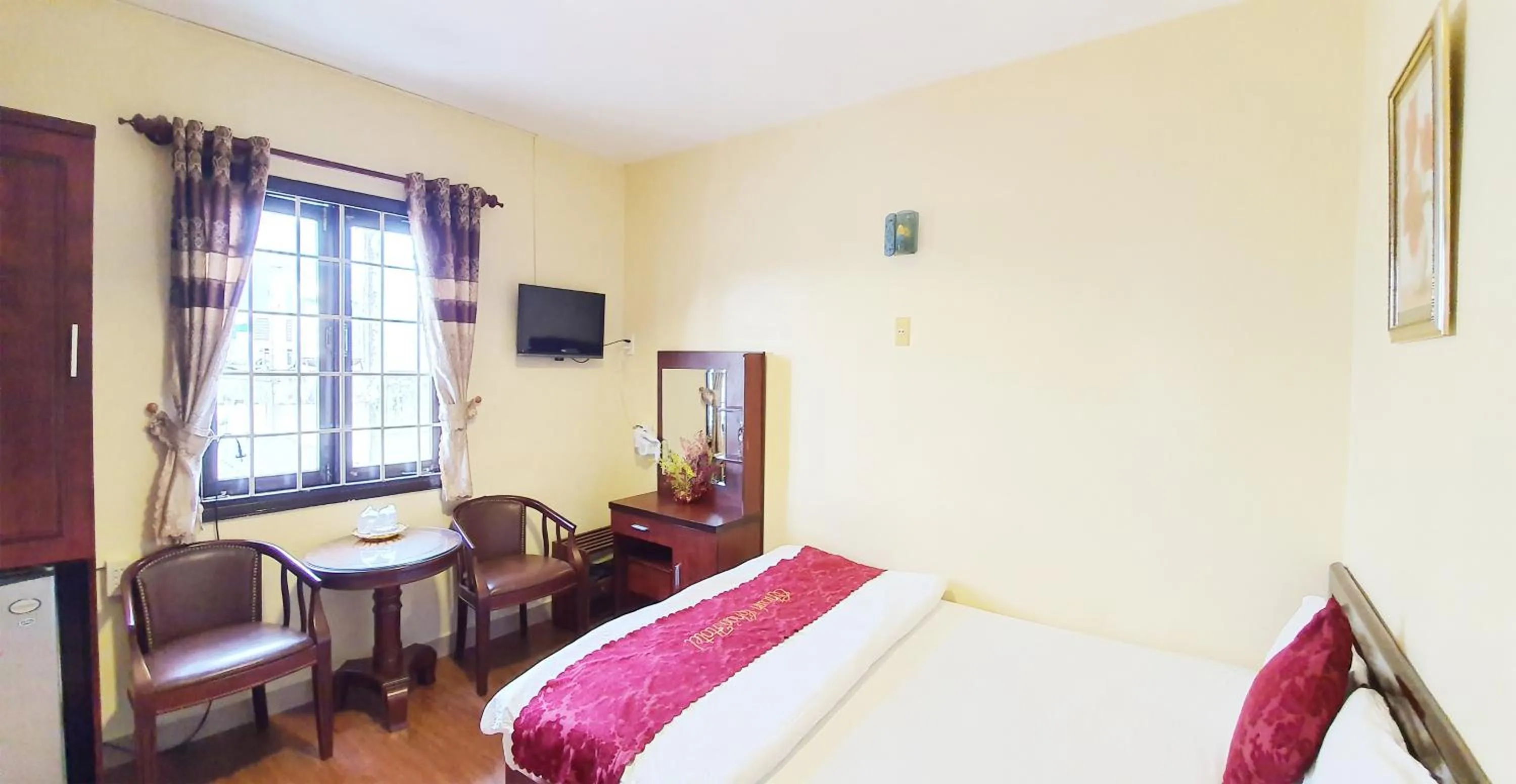Communal lounge/ TV room, Bed in Thanh Thao Dalat Hotel