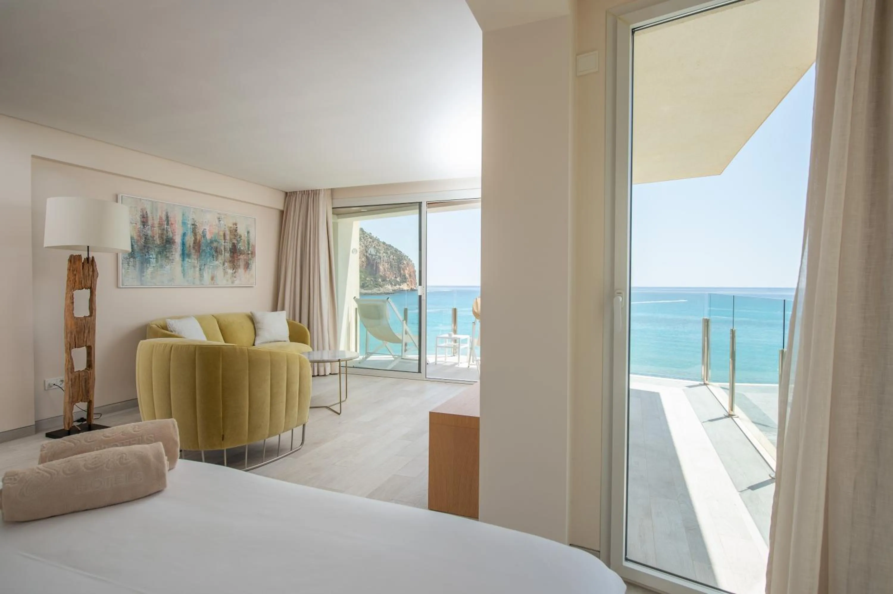 Bed in Melbeach Hotel & Spa - Adults Only