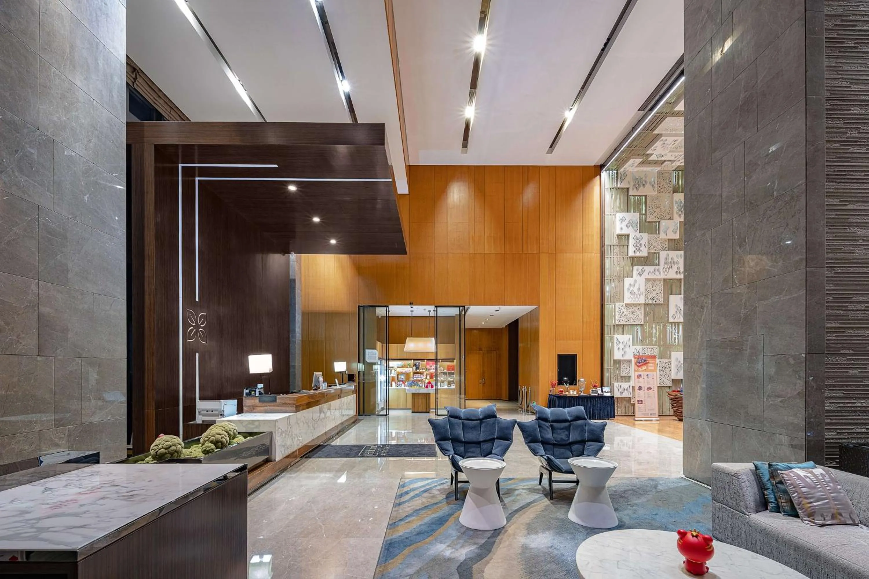 Lobby or reception in Hilton Garden Inn Shenzhen Bao'an
