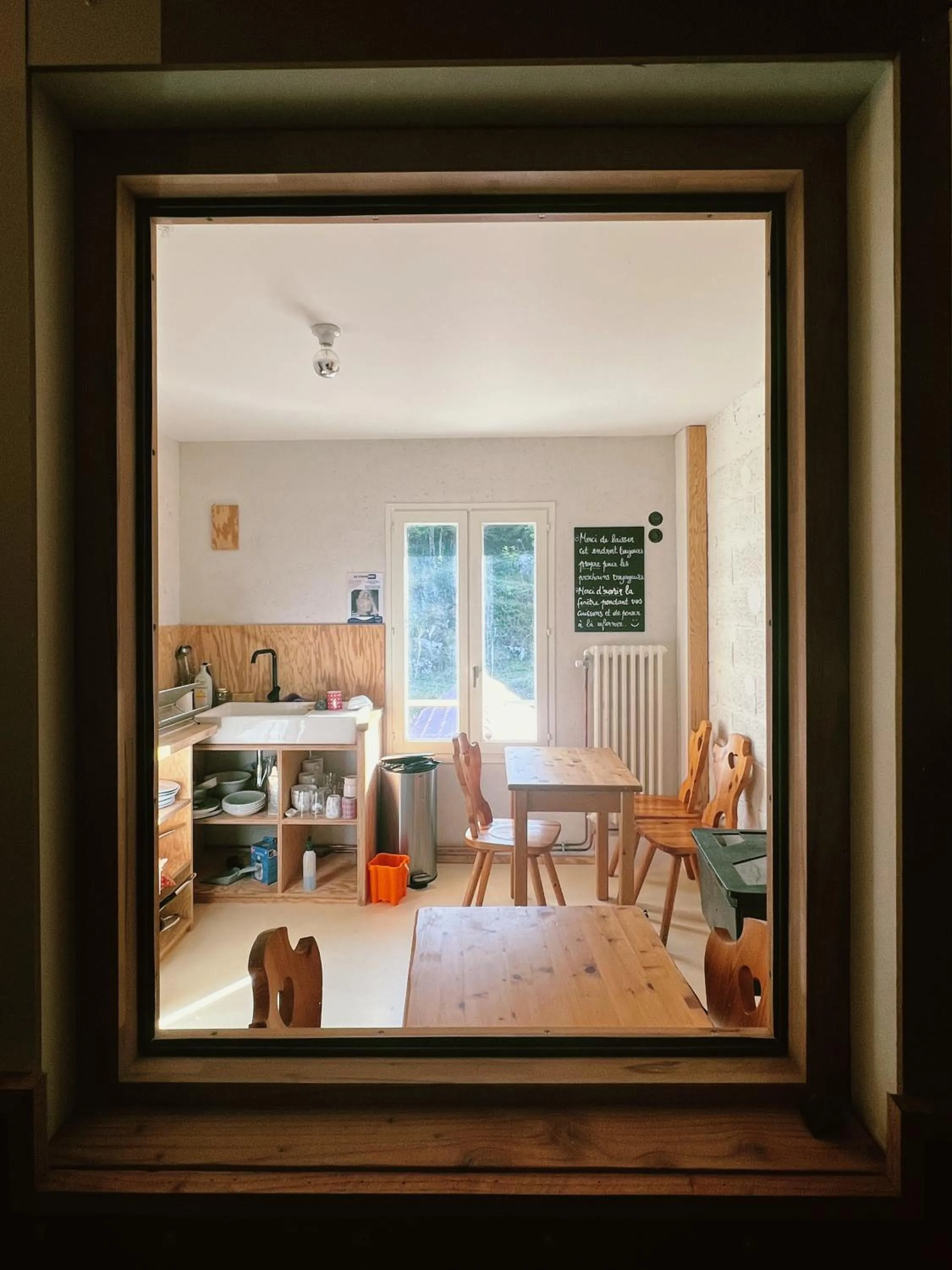 Communal kitchen in Hostel Quartier Libre