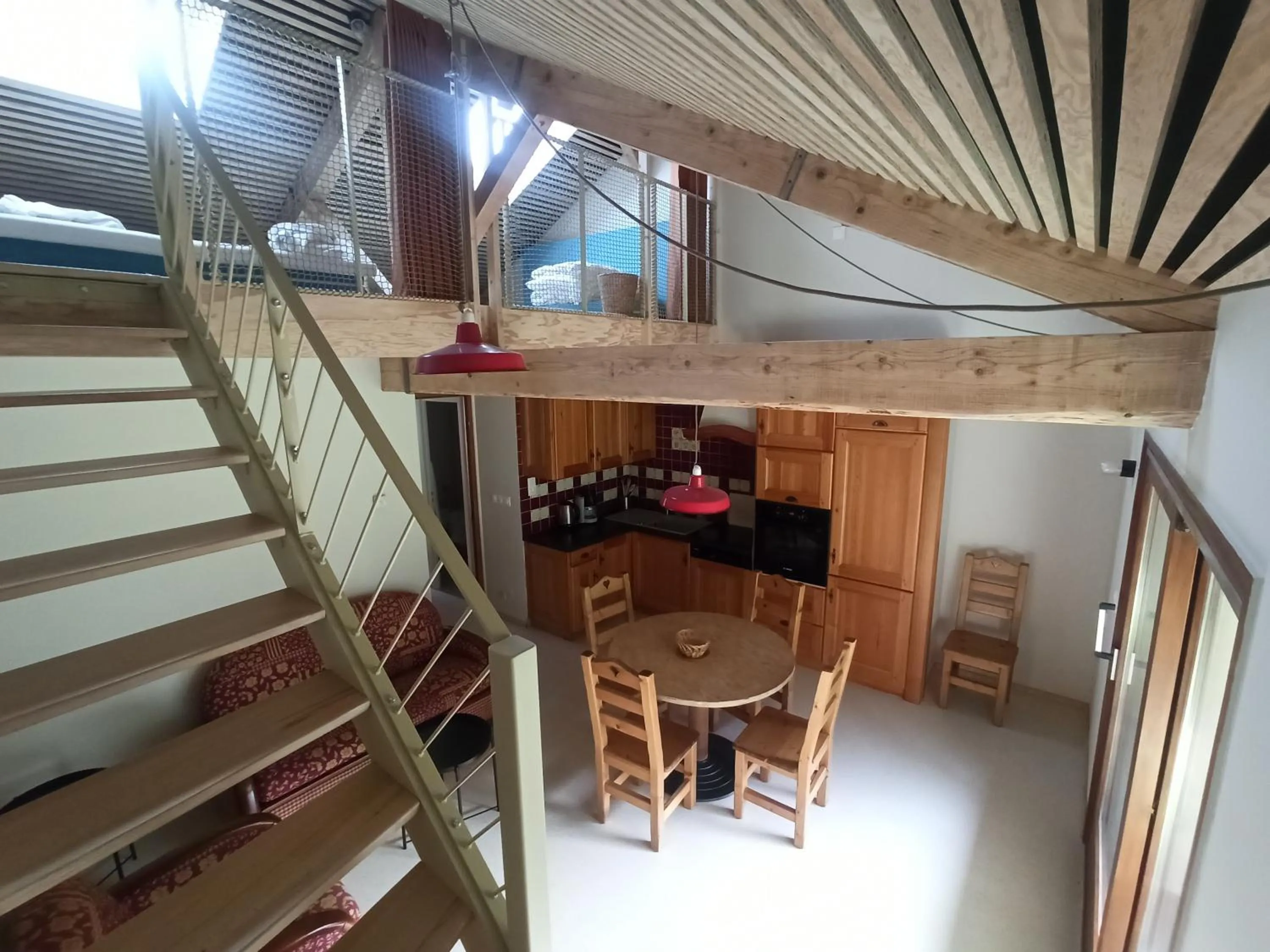 Dining area in Hostel Quartier Libre