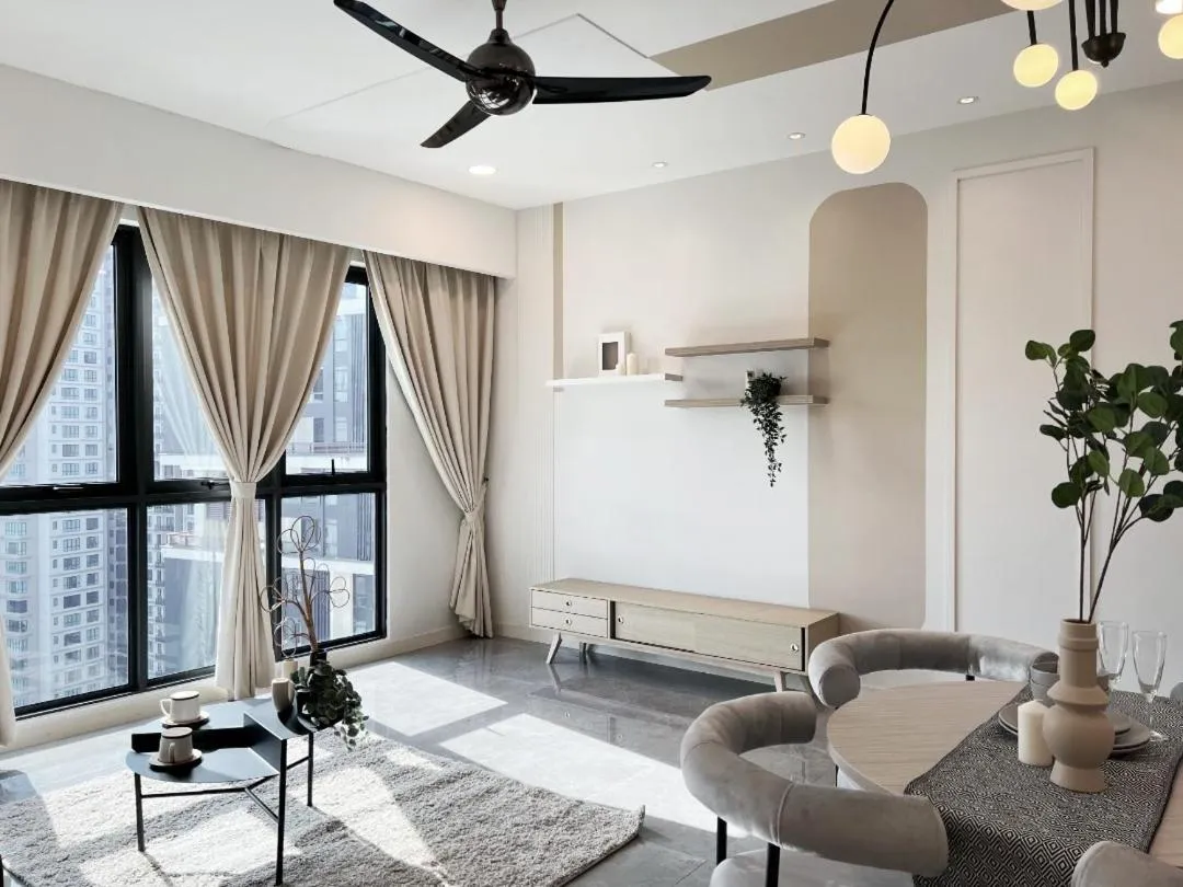 The Ooak Suites and Residence@ Kiara 163