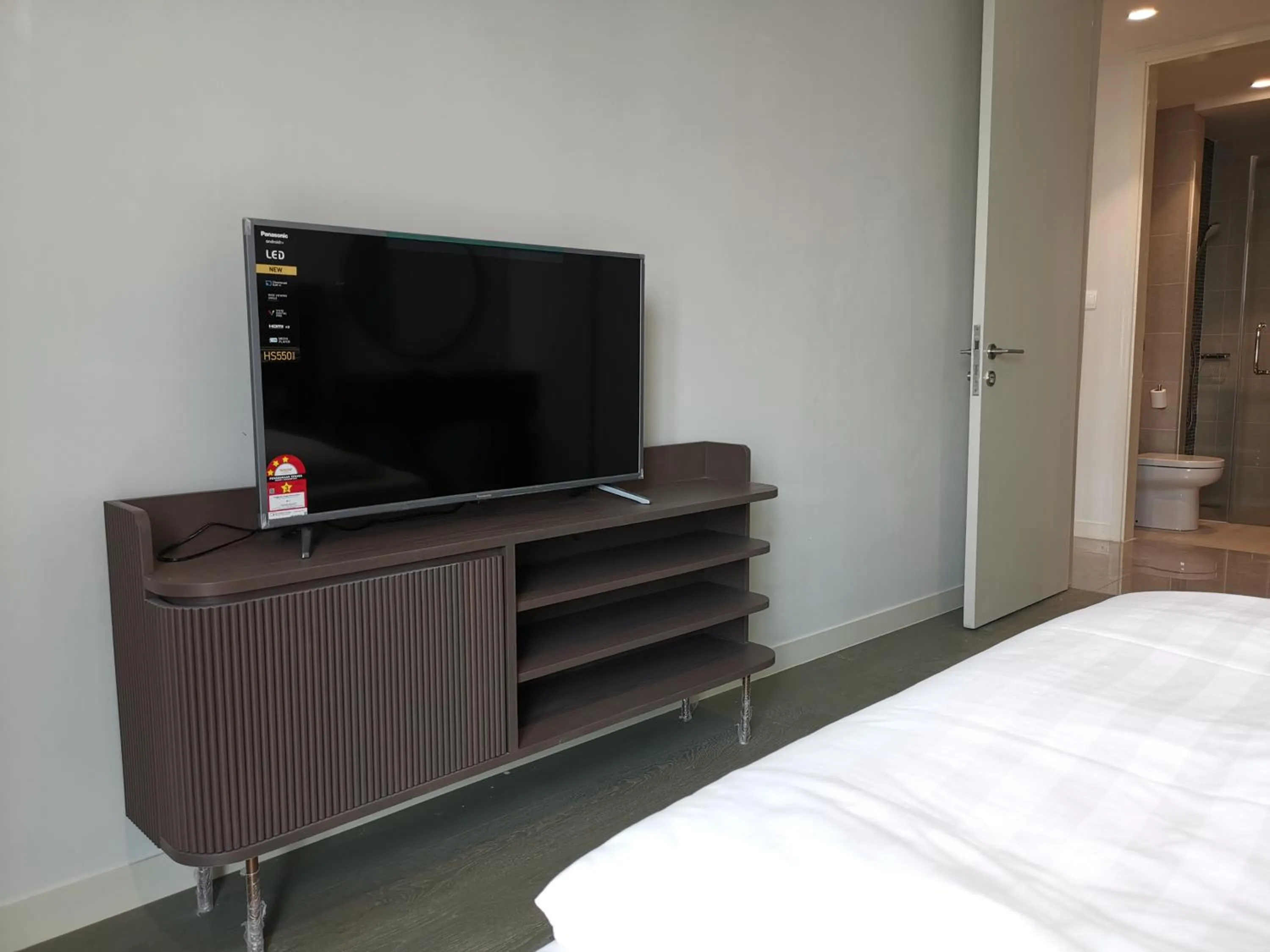 Bed in The Ooak Suites and Residence@ Kiara 163