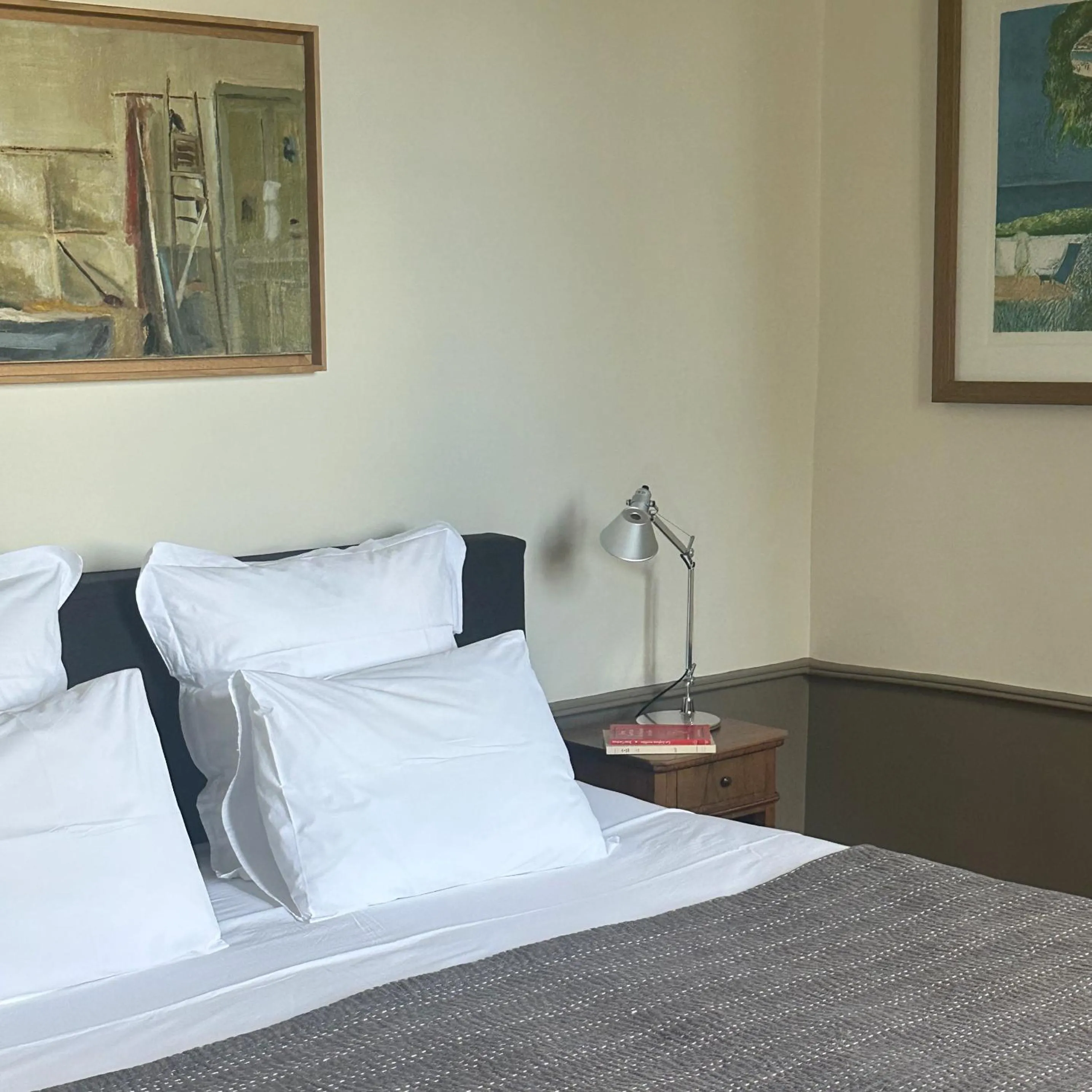 Decorative detail, Bed in Demeure Bouquet