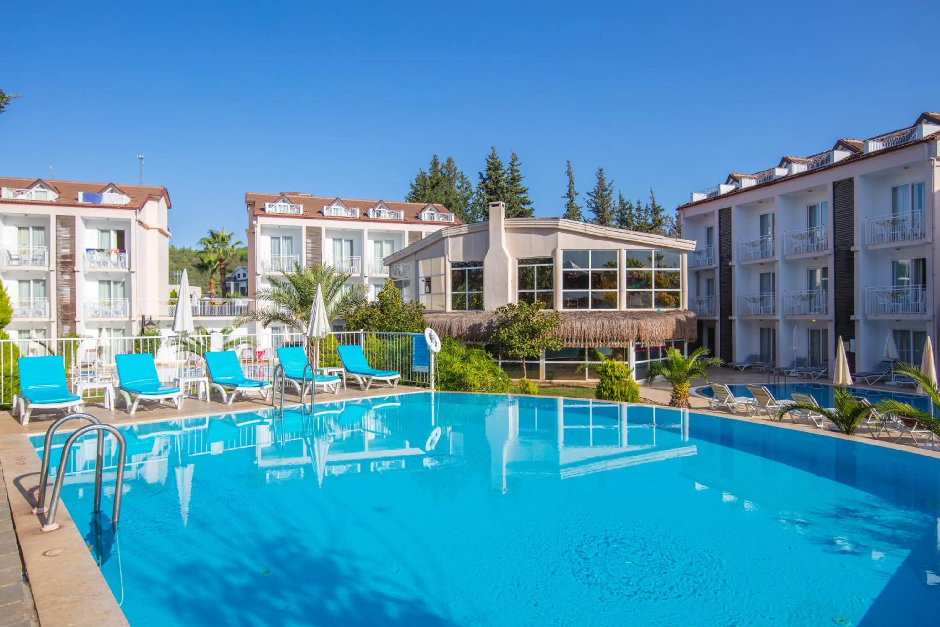 Swimming pool in Sahra Su Holiday Village & SPA